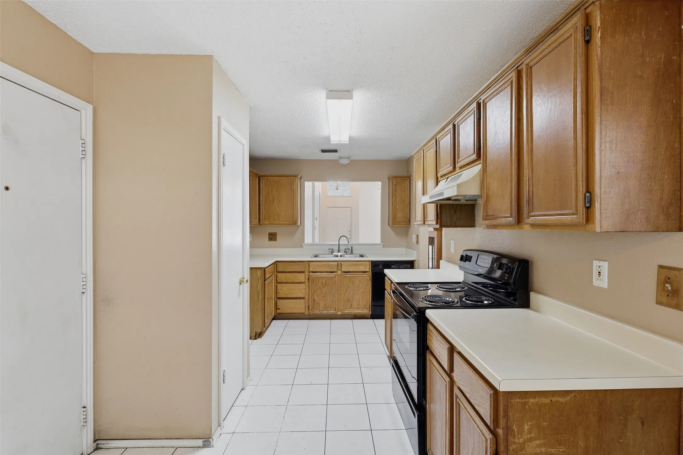 Single Family Residence For Rent in Dallas County , 508 Sims Drive, Cedar Hill, Texas 75104, 3 Bedroom, 2 Bathroom, 2 Garage spaces, 1,517 Sqft, built in 1988, mls#21351108, Real Estate Agent in Cedar Hill, Homes For Rent in Dallas county, Homes For Rent in Cedar Hill, Realtor in Cedar Hill Texas, Real Estate Brokerage Independent Realty Texas, Luminita Cordes Realtor