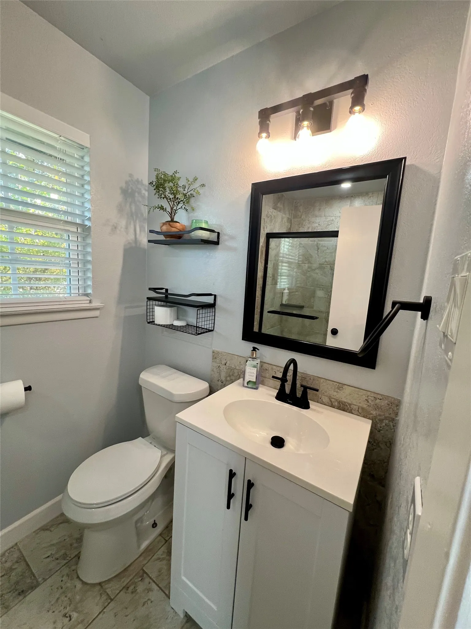 Single Family Residence For Rent in Tarrant County , 1113 Eric Avenue, Arlington, Texas 76012, 3 Bedroom, 2 Bathroom, 1 Garage spaces, 1,332 Sqft, built in 1958, mls#21351178, Real Estate Agent in Arlington, Homes For Rent in Tarrant county, Homes For Rent in Arlington, Realtor in Arlington Texas, Real Estate Brokerage Independent Realty Texas, Luminita Cordes Realtor