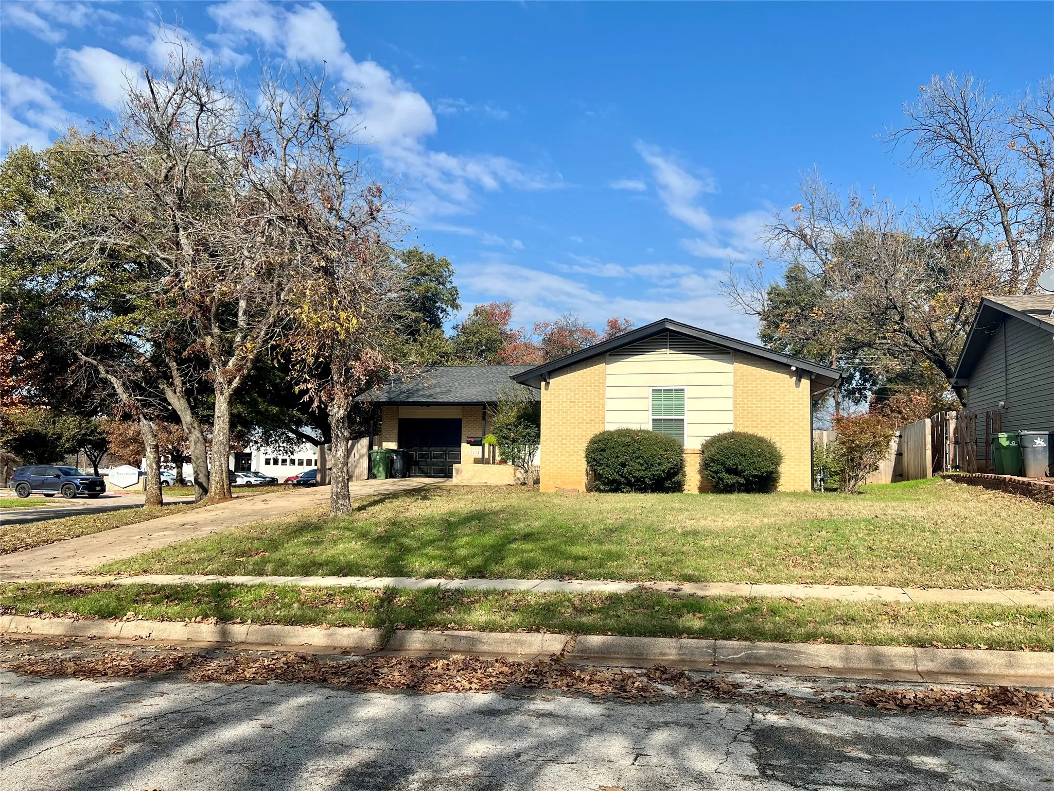 Single Family Residence For Rent in Tarrant County , 1113 Eric Avenue, Arlington, Texas 76012, 3 Bedroom, 2 Bathroom, 1 Garage spaces, 1,332 Sqft, built in 1958, mls#21351178, Real Estate Agent in Arlington, Homes For Rent in Tarrant county, Homes For Rent in Arlington, Realtor in Arlington Texas, Real Estate Brokerage Independent Realty Texas, Luminita Cordes Realtor