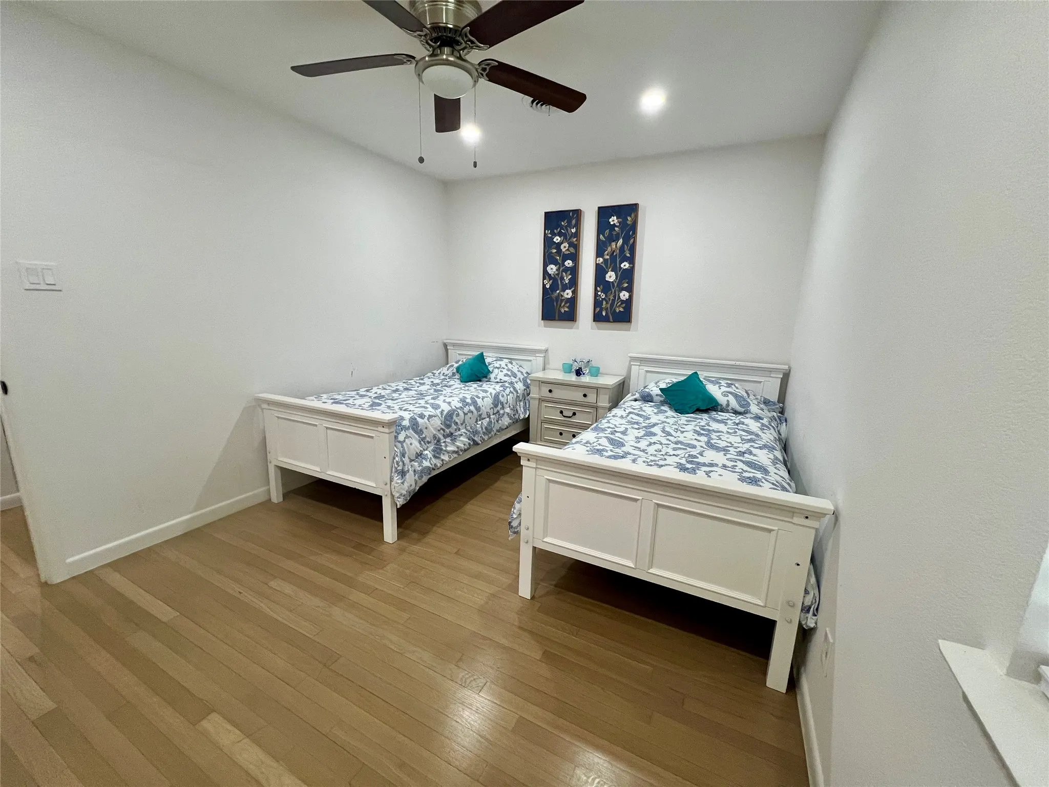 Single Family Residence For Rent in Tarrant County , 1113 Eric Avenue, Arlington, Texas 76012, 3 Bedroom, 2 Bathroom, 1 Garage spaces, 1,332 Sqft, built in 1958, mls#21351178, Real Estate Agent in Arlington, Homes For Rent in Tarrant county, Homes For Rent in Arlington, Realtor in Arlington Texas, Real Estate Brokerage Independent Realty Texas, Luminita Cordes Realtor