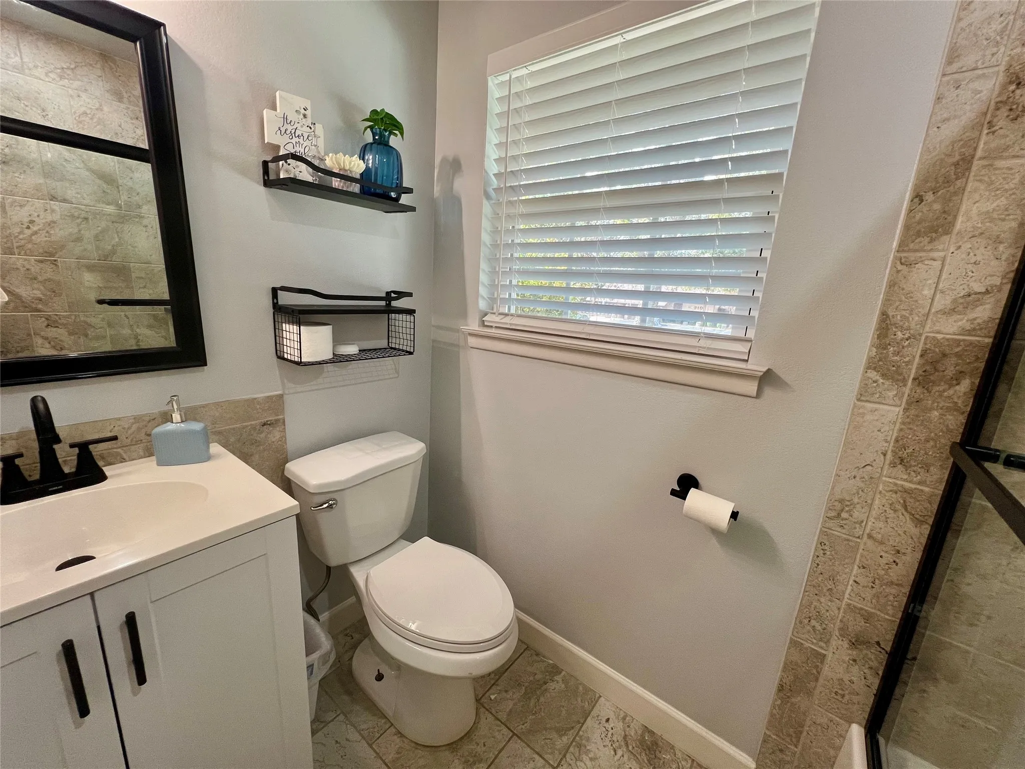 Single Family Residence For Rent in Tarrant County , 1113 Eric Avenue, Arlington, Texas 76012, 3 Bedroom, 2 Bathroom, 1 Garage spaces, 1,332 Sqft, built in 1958, mls#21351178, Real Estate Agent in Arlington, Homes For Rent in Tarrant county, Homes For Rent in Arlington, Realtor in Arlington Texas, Real Estate Brokerage Independent Realty Texas, Luminita Cordes Realtor