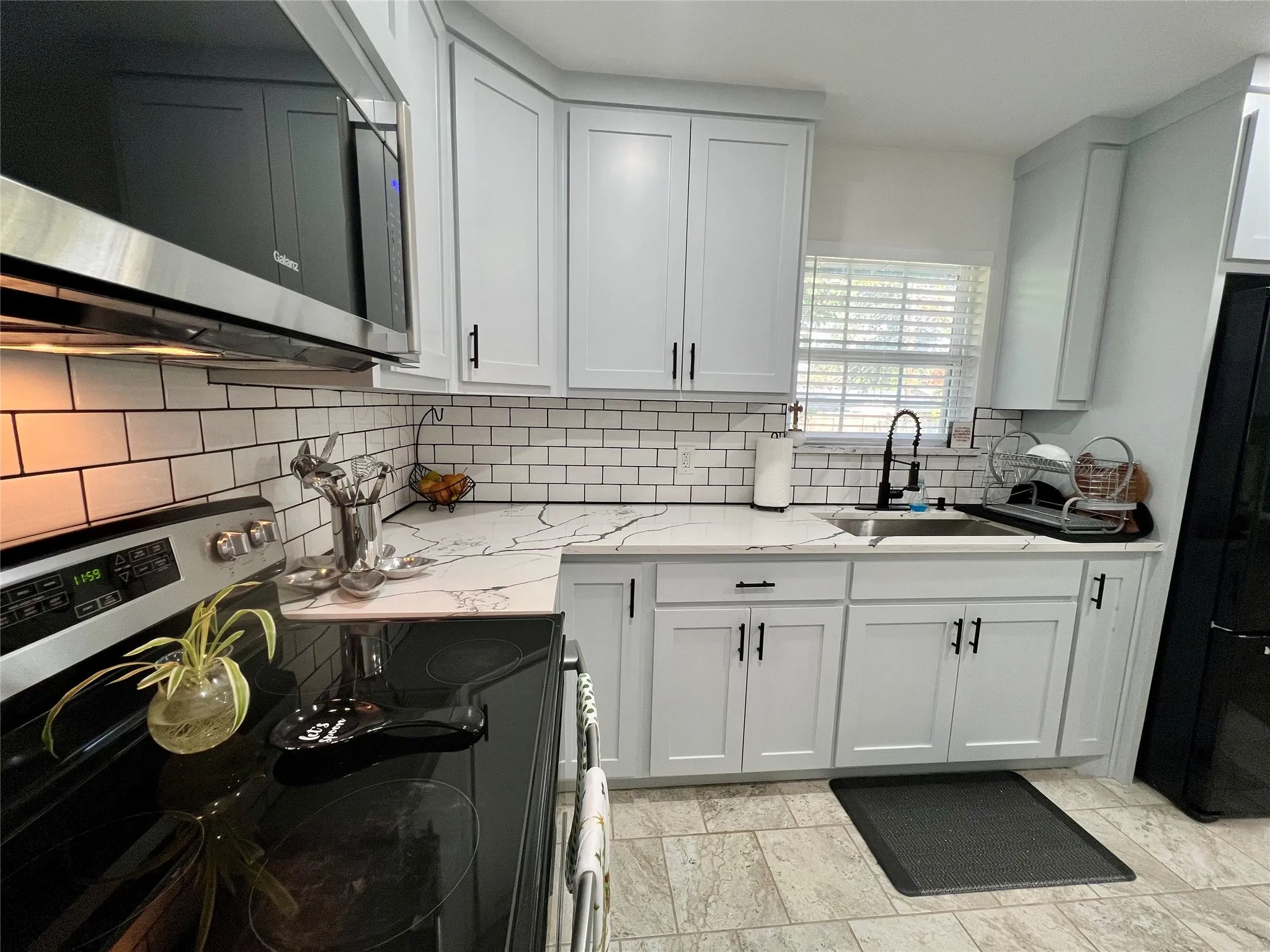 Single Family Residence For Rent in Tarrant County , 1113 Eric Avenue, Arlington, Texas 76012, 3 Bedroom, 2 Bathroom, 1 Garage spaces, 1,332 Sqft, built in 1958, mls#21351178, Real Estate Agent in Arlington, Homes For Rent in Tarrant county, Homes For Rent in Arlington, Realtor in Arlington Texas, Real Estate Brokerage Independent Realty Texas, Luminita Cordes Realtor
