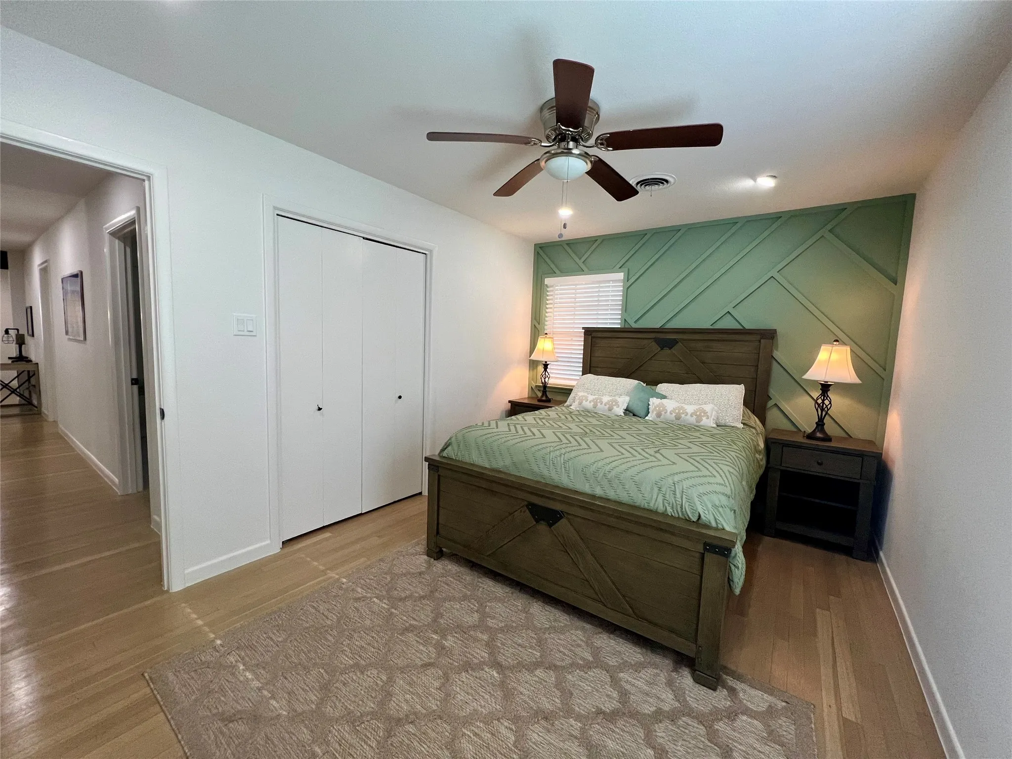 Single Family Residence For Rent in Tarrant County , 1113 Eric Avenue, Arlington, Texas 76012, 3 Bedroom, 2 Bathroom, 1 Garage spaces, 1,332 Sqft, built in 1958, mls#21351178, Real Estate Agent in Arlington, Homes For Rent in Tarrant county, Homes For Rent in Arlington, Realtor in Arlington Texas, Real Estate Brokerage Independent Realty Texas, Luminita Cordes Realtor