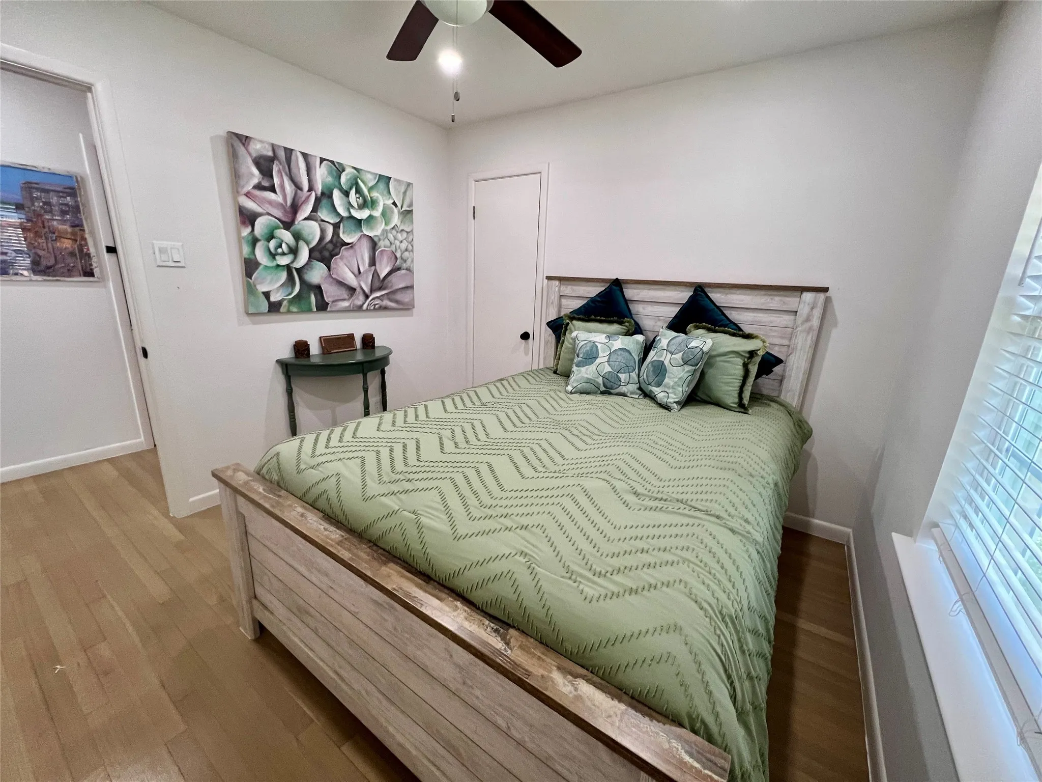 Single Family Residence For Rent in Tarrant County , 1113 Eric Avenue, Arlington, Texas 76012, 3 Bedroom, 2 Bathroom, 1 Garage spaces, 1,332 Sqft, built in 1958, mls#21351178, Real Estate Agent in Arlington, Homes For Rent in Tarrant county, Homes For Rent in Arlington, Realtor in Arlington Texas, Real Estate Brokerage Independent Realty Texas, Luminita Cordes Realtor