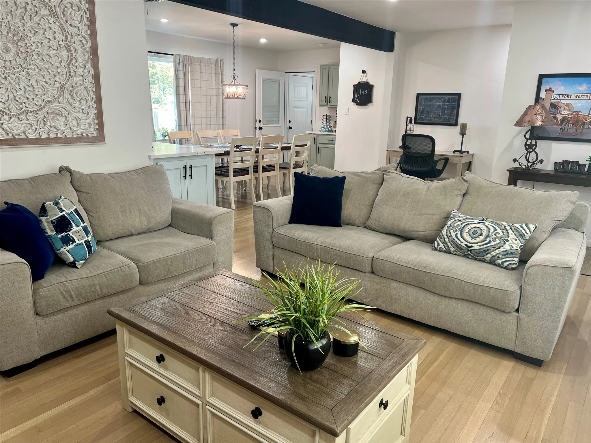 Single Family Residence For Rent in Tarrant County , 1113 Eric Avenue, Arlington, Texas 76012, 3 Bedroom, 2 Bathroom, 1 Garage spaces, 1,332 Sqft, built in 1958, mls#21351178, Real Estate Agent in Arlington, Homes For Rent in Tarrant county, Homes For Rent in Arlington, Realtor in Arlington Texas, Real Estate Brokerage Independent Realty Texas, Luminita Cordes Realtor
