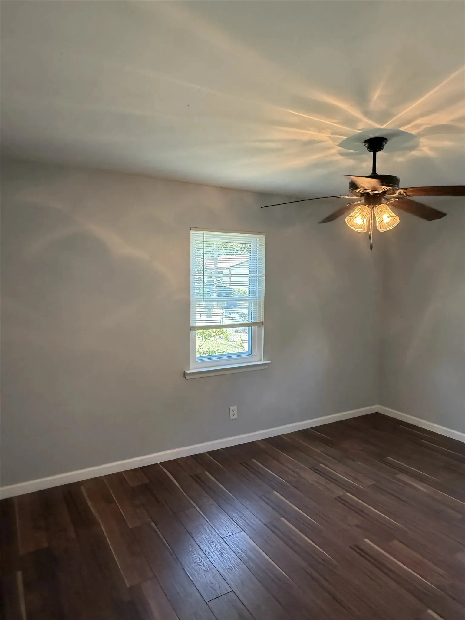 Single Family Residence For Rent in Dallas County , 2374 Talco Dr, Dallas, Texas 75241, 3 Bedroom, 1 Bathroom, 1 Garage spaces, 942 Sqft, built in 1958, mls#21351187, Real Estate Agent in Dallas, Homes For Rent in Dallas county, Homes For Rent in Dallas, Realtor in Dallas Texas, Real Estate Brokerage Independent Realty Texas, Luminita Cordes Realtor