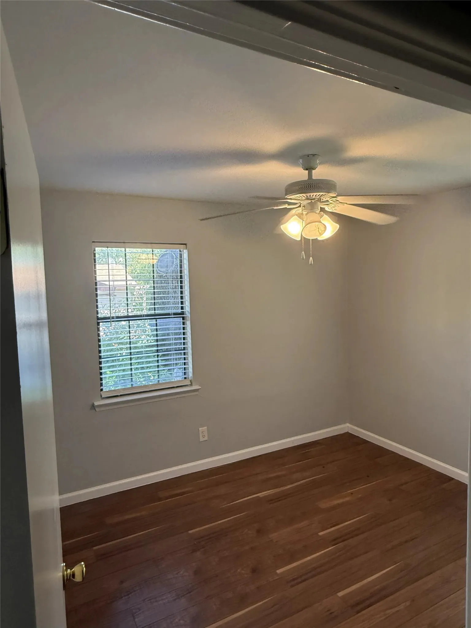Single Family Residence For Rent in Dallas County , 2374 Talco Dr, Dallas, Texas 75241, 3 Bedroom, 1 Bathroom, 1 Garage spaces, 942 Sqft, built in 1958, mls#21351187, Real Estate Agent in Dallas, Homes For Rent in Dallas county, Homes For Rent in Dallas, Realtor in Dallas Texas, Real Estate Brokerage Independent Realty Texas, Luminita Cordes Realtor