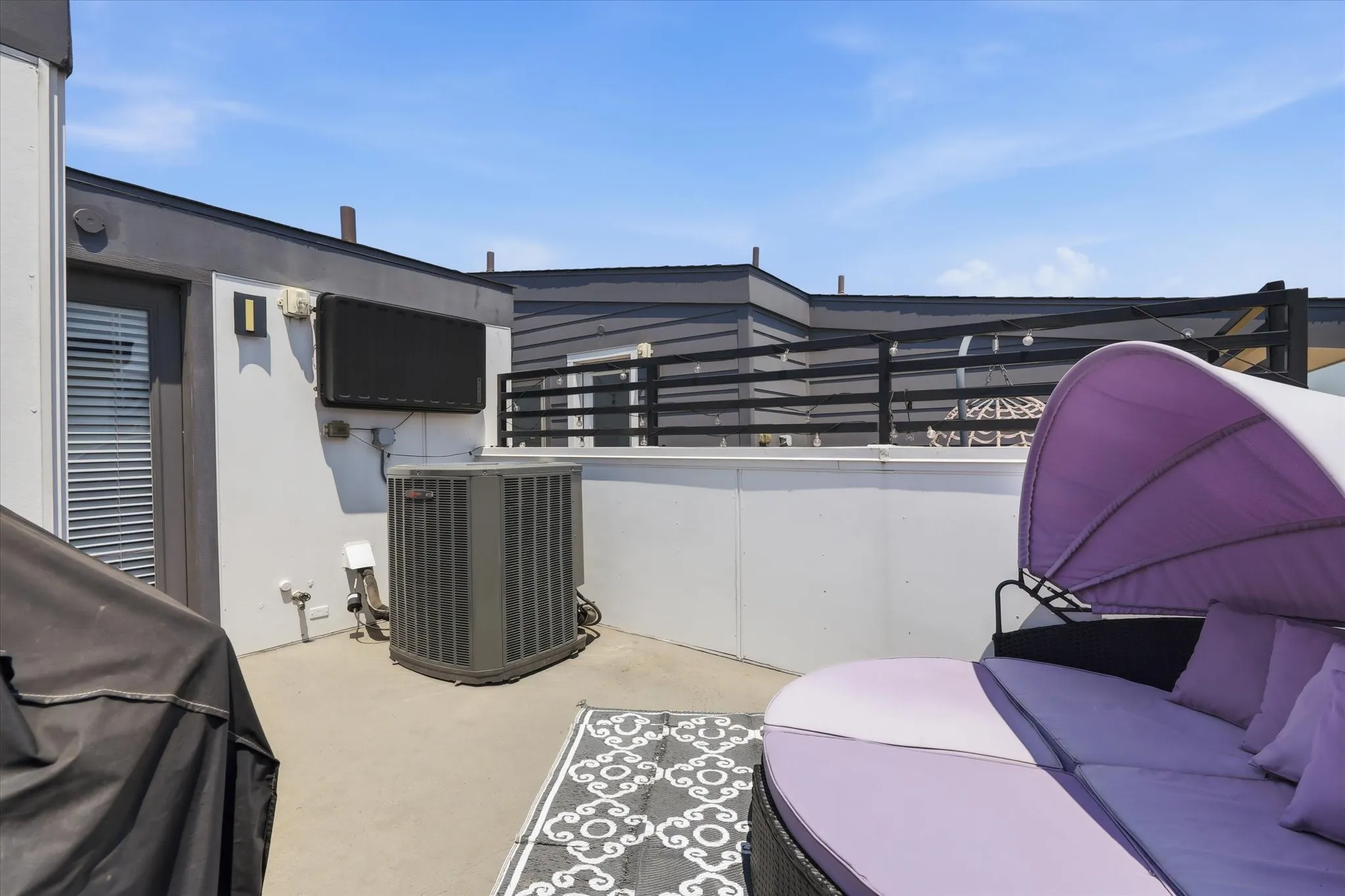Condominium For Sale in Tarrant County , 1118 Galveston Avenue 5, Fort Worth, Texas 76104, 1 Bedroom, 2 Bathroom, 1 Garage spaces, 1,130 Sqft, built in 2021, mls#21339722, Real Estate Agent in Fort Worth, Homes For Sale in Tarrant county, Homes For Sale in Fort Worth, Realtor in Fort Worth Texas, Real Estate Brokerage Independent Realty Texas, Luminita Cordes Realtor