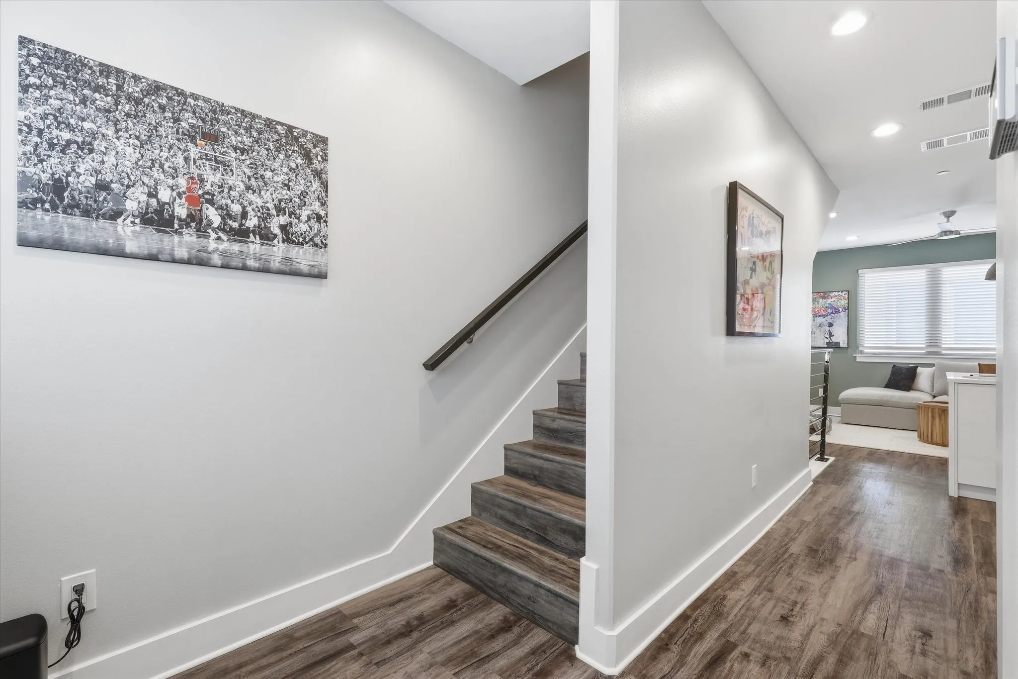 Condominium For Sale in Tarrant County , 1118 Galveston Avenue 5, Fort Worth, Texas 76104, 1 Bedroom, 2 Bathroom, 1 Garage spaces, 1,130 Sqft, built in 2021, mls#21339722, Real Estate Agent in Fort Worth, Homes For Sale in Tarrant county, Homes For Sale in Fort Worth, Realtor in Fort Worth Texas, Real Estate Brokerage Independent Realty Texas, Luminita Cordes Realtor