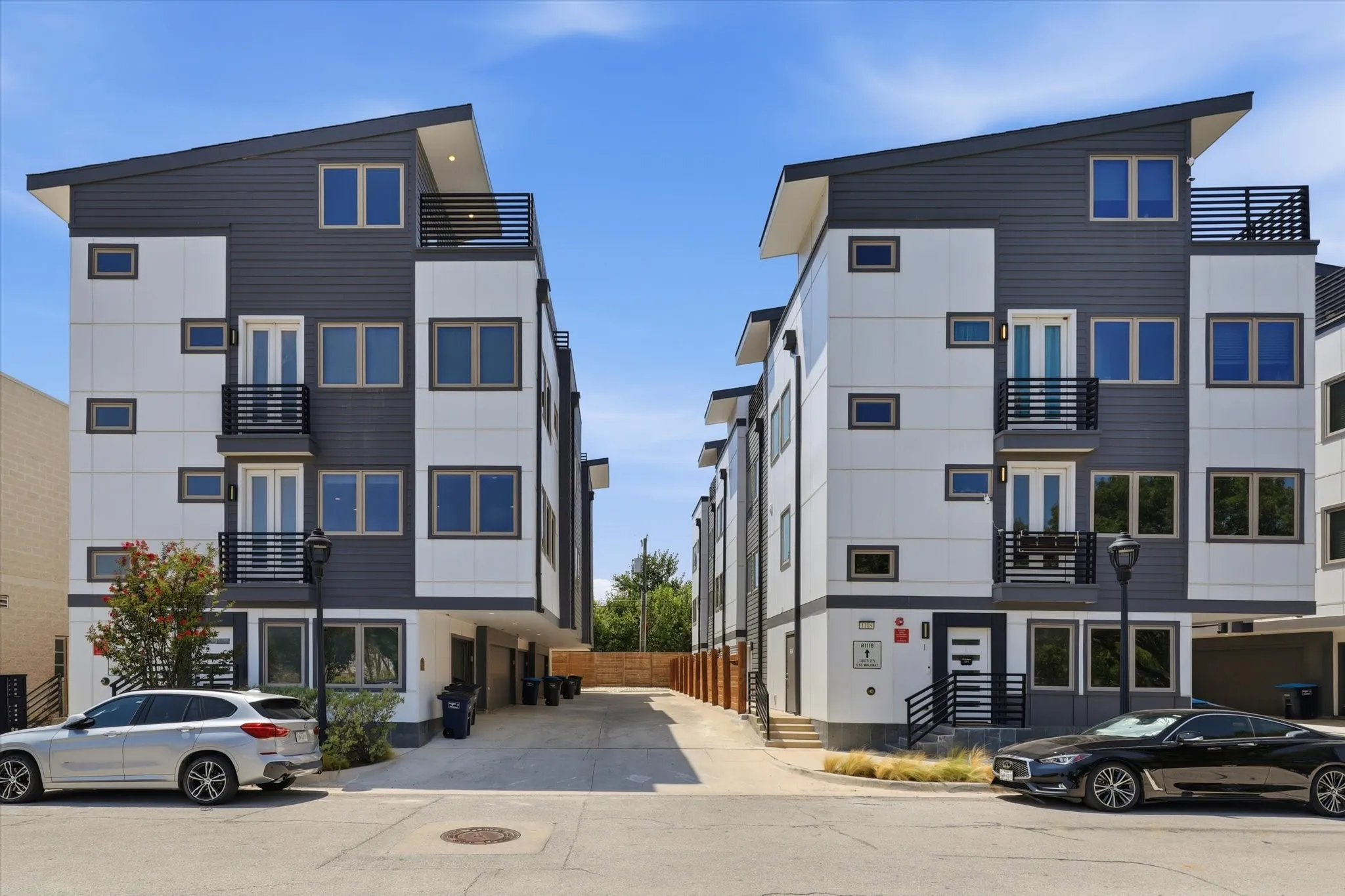 Condominium For Sale in Tarrant County , 1118 Galveston Avenue 5, Fort Worth, Texas 76104, 1 Bedroom, 2 Bathroom, 1 Garage spaces, 1,130 Sqft, built in 2021, mls#21339722, Real Estate Agent in Fort Worth, Homes For Sale in Tarrant county, Homes For Sale in Fort Worth, Realtor in Fort Worth Texas, Real Estate Brokerage Independent Realty Texas, Luminita Cordes Realtor