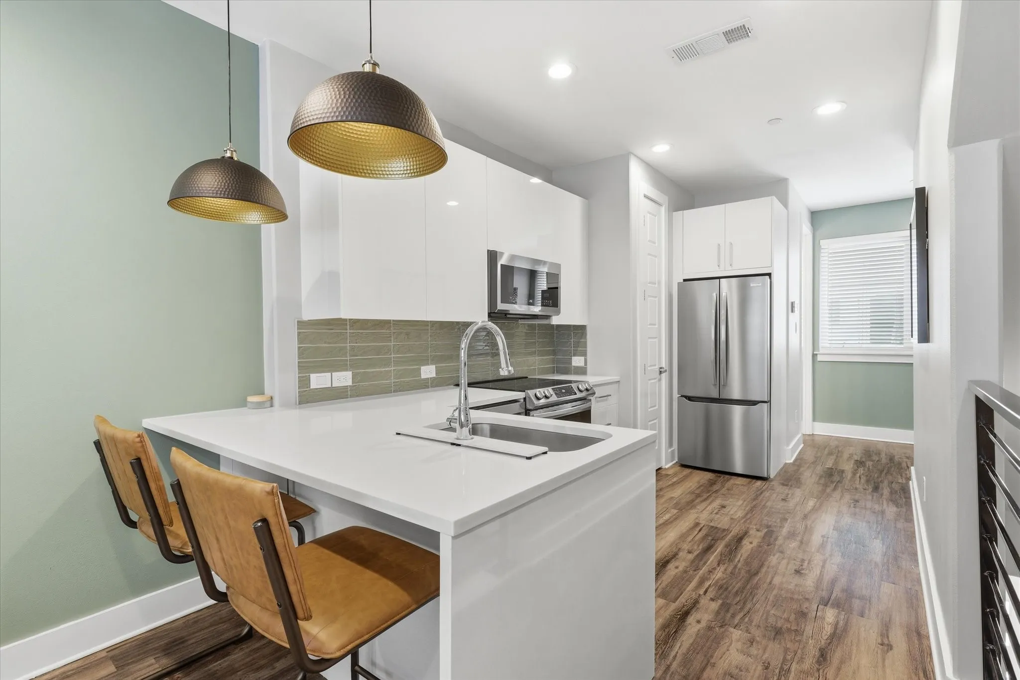 Condominium For Sale in Tarrant County , 1118 Galveston Avenue 5, Fort Worth, Texas 76104, 1 Bedroom, 2 Bathroom, 1 Garage spaces, 1,130 Sqft, built in 2021, mls#21339722, Real Estate Agent in Fort Worth, Homes For Sale in Tarrant county, Homes For Sale in Fort Worth, Realtor in Fort Worth Texas, Real Estate Brokerage Independent Realty Texas, Luminita Cordes Realtor