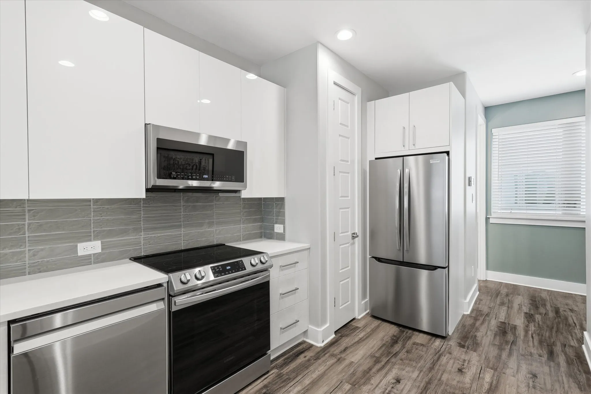 Condominium For Sale in Tarrant County , 1118 Galveston Avenue 5, Fort Worth, Texas 76104, 1 Bedroom, 2 Bathroom, 1 Garage spaces, 1,130 Sqft, built in 2021, mls#21339722, Real Estate Agent in Fort Worth, Homes For Sale in Tarrant county, Homes For Sale in Fort Worth, Realtor in Fort Worth Texas, Real Estate Brokerage Independent Realty Texas, Luminita Cordes Realtor