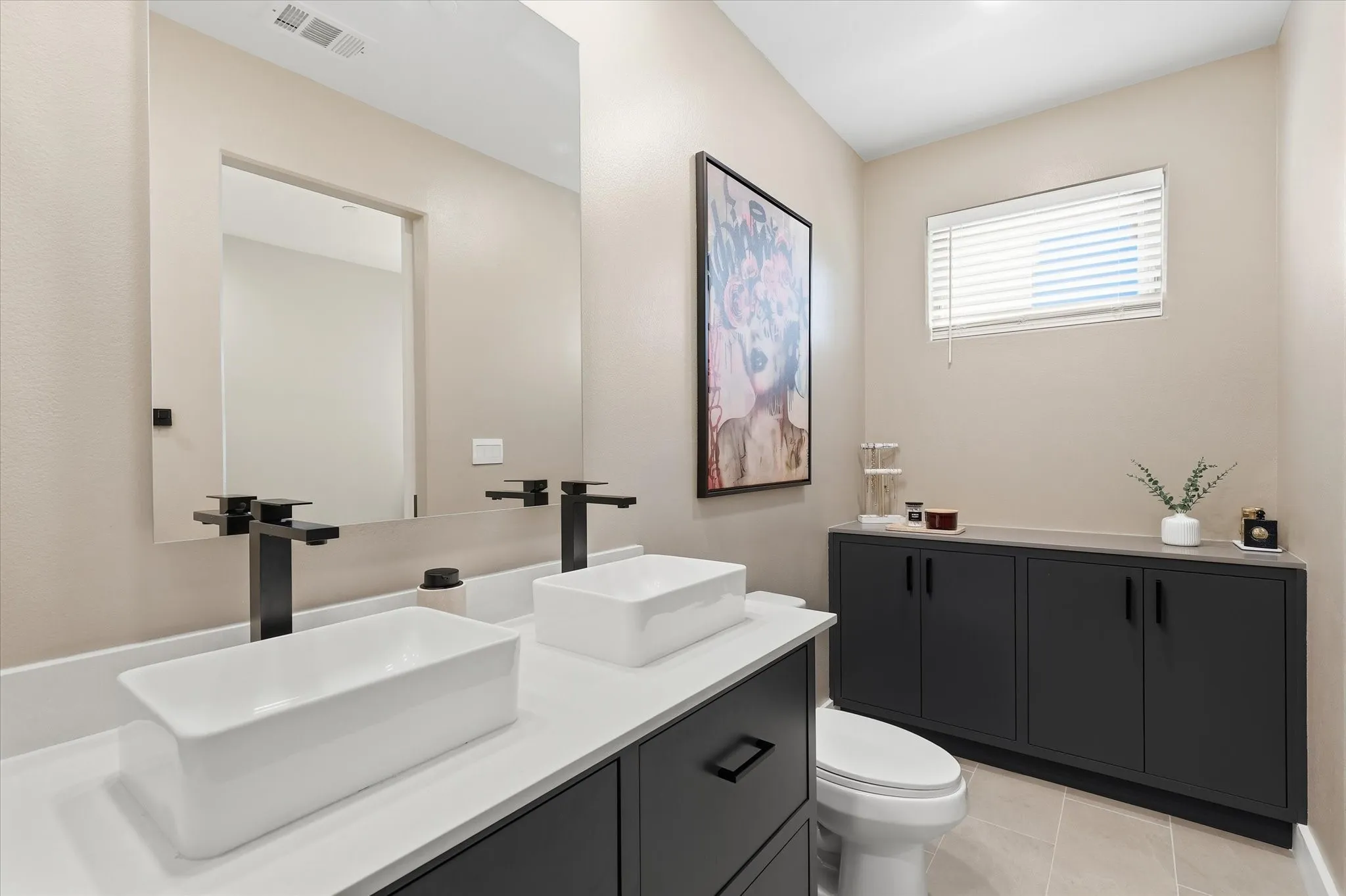 Condominium For Sale in Tarrant County , 1118 Galveston Avenue 5, Fort Worth, Texas 76104, 1 Bedroom, 2 Bathroom, 1 Garage spaces, 1,130 Sqft, built in 2021, mls#21339722, Real Estate Agent in Fort Worth, Homes For Sale in Tarrant county, Homes For Sale in Fort Worth, Realtor in Fort Worth Texas, Real Estate Brokerage Independent Realty Texas, Luminita Cordes Realtor