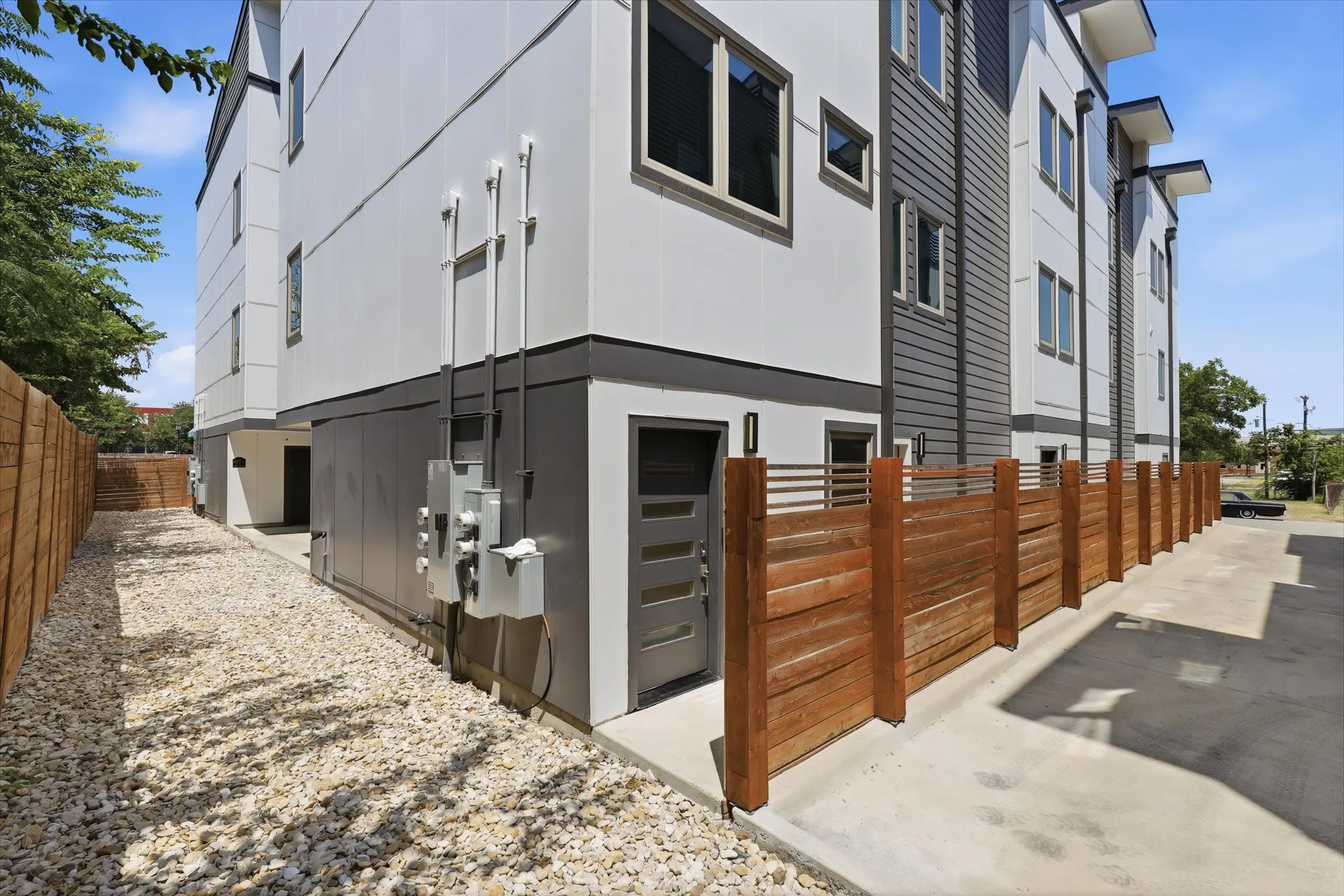 Condominium For Sale in Tarrant County , 1118 Galveston Avenue 5, Fort Worth, Texas 76104, 1 Bedroom, 2 Bathroom, 1 Garage spaces, 1,130 Sqft, built in 2021, mls#21339722, Real Estate Agent in Fort Worth, Homes For Sale in Tarrant county, Homes For Sale in Fort Worth, Realtor in Fort Worth Texas, Real Estate Brokerage Independent Realty Texas, Luminita Cordes Realtor