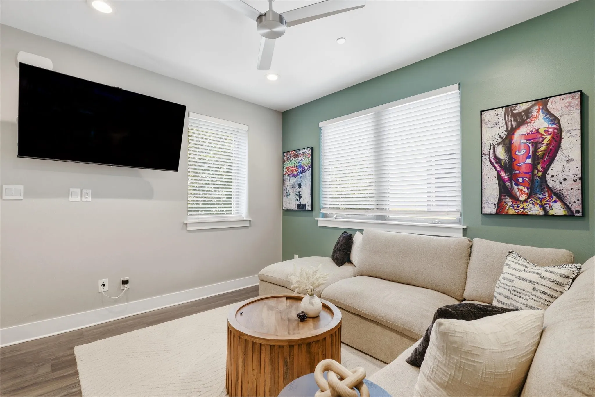 Condominium For Sale in Tarrant County , 1118 Galveston Avenue 5, Fort Worth, Texas 76104, 1 Bedroom, 2 Bathroom, 1 Garage spaces, 1,130 Sqft, built in 2021, mls#21339722, Real Estate Agent in Fort Worth, Homes For Sale in Tarrant county, Homes For Sale in Fort Worth, Realtor in Fort Worth Texas, Real Estate Brokerage Independent Realty Texas, Luminita Cordes Realtor