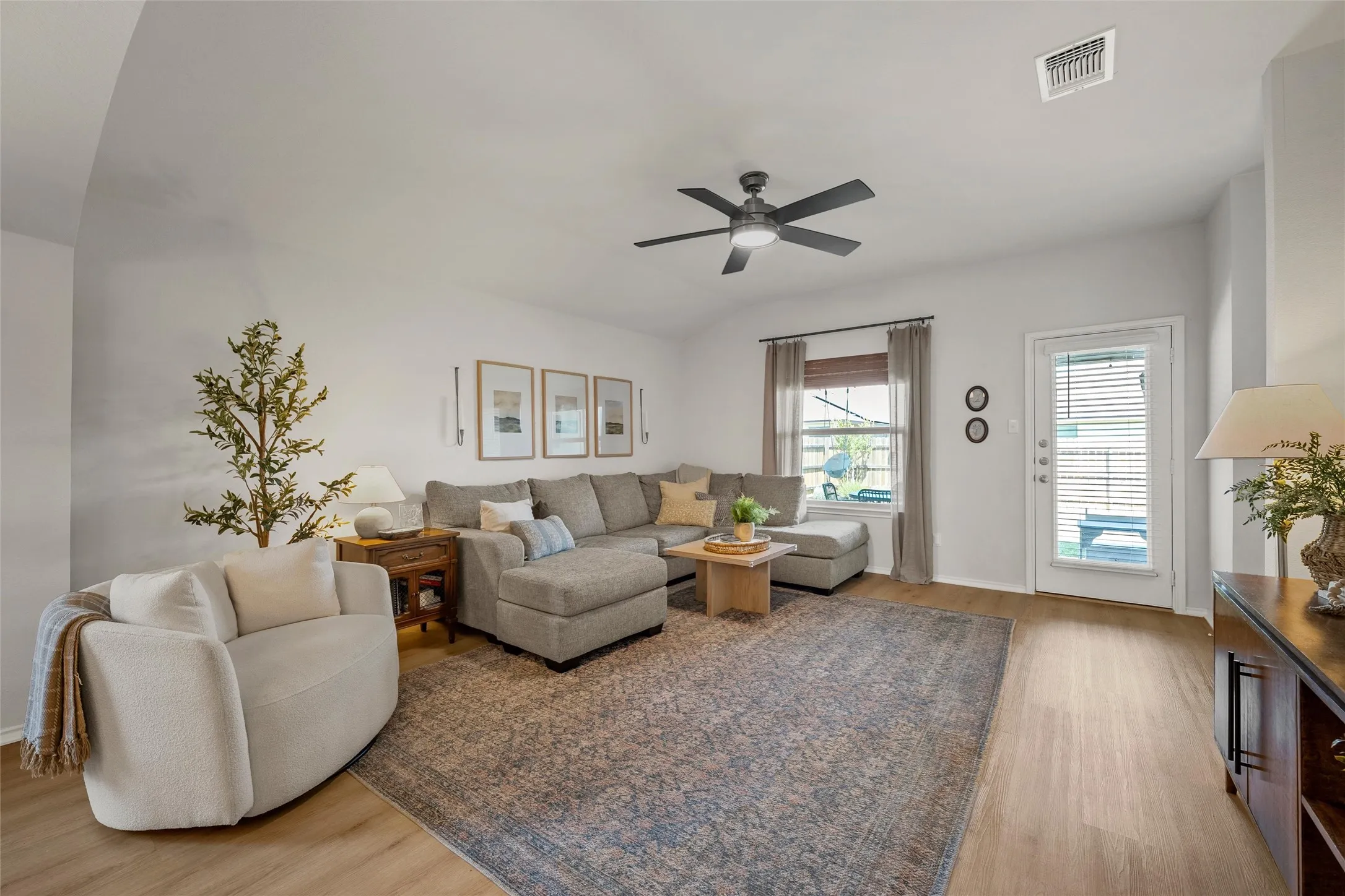 Single Family Residence For Sale in Mc Lennan County , 3204 Autry Road, Waco, Texas 76655, 3 Bedroom, 2 Bathroom, 2 Garage spaces, 1,728 Sqft, built in 2021, mls#21349844, Real Estate Agent in Waco, Homes For Sale in Mc Lennan county, Homes For Sale in Waco, Realtor in Waco Texas, Real Estate Brokerage Independent Realty Texas, Luminita Cordes Realtor