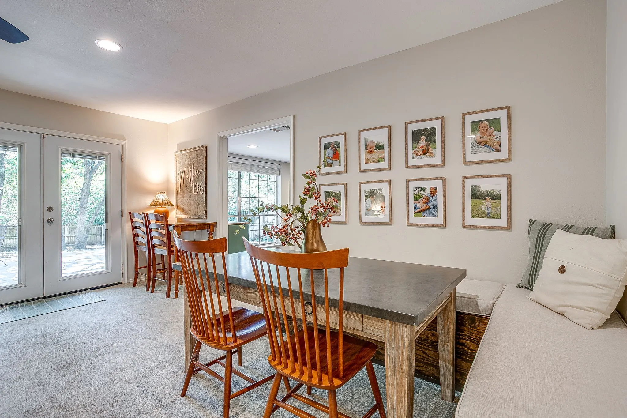 Single Family Residence For Sale in Tarrant County , 2814 Blackwood Drive, Arlington, Texas 76013, 3 Bedroom, 2 Bathroom, 2 Garage spaces, 1,614 Sqft, built in 1964, mls#21348854, Real Estate Agent in Arlington, Homes For Sale in Tarrant county, Homes For Sale in Arlington, Realtor in Arlington Texas, Real Estate Brokerage Independent Realty Texas, Luminita Cordes Realtor
