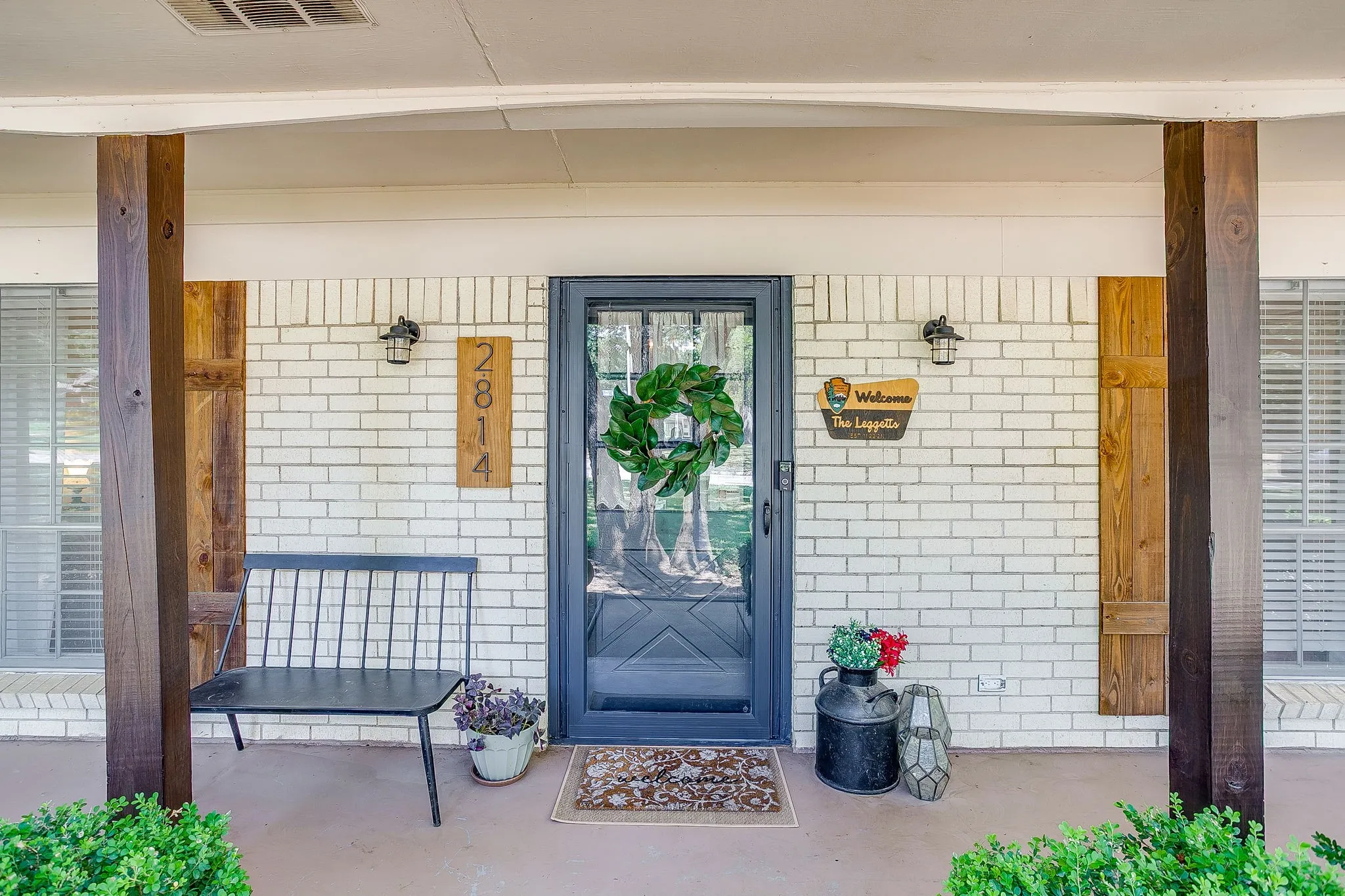 Single Family Residence For Sale in Tarrant County , 2814 Blackwood Drive, Arlington, Texas 76013, 3 Bedroom, 2 Bathroom, 2 Garage spaces, 1,614 Sqft, built in 1964, mls#21348854, Real Estate Agent in Arlington, Homes For Sale in Tarrant county, Homes For Sale in Arlington, Realtor in Arlington Texas, Real Estate Brokerage Independent Realty Texas, Luminita Cordes Realtor