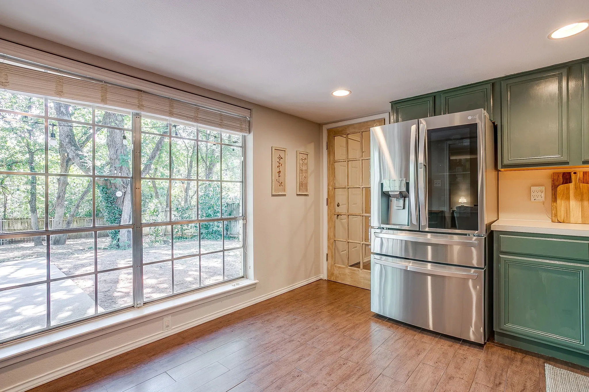 Single Family Residence For Sale in Tarrant County , 2814 Blackwood Drive, Arlington, Texas 76013, 3 Bedroom, 2 Bathroom, 2 Garage spaces, 1,614 Sqft, built in 1964, mls#21348854, Real Estate Agent in Arlington, Homes For Sale in Tarrant county, Homes For Sale in Arlington, Realtor in Arlington Texas, Real Estate Brokerage Independent Realty Texas, Luminita Cordes Realtor