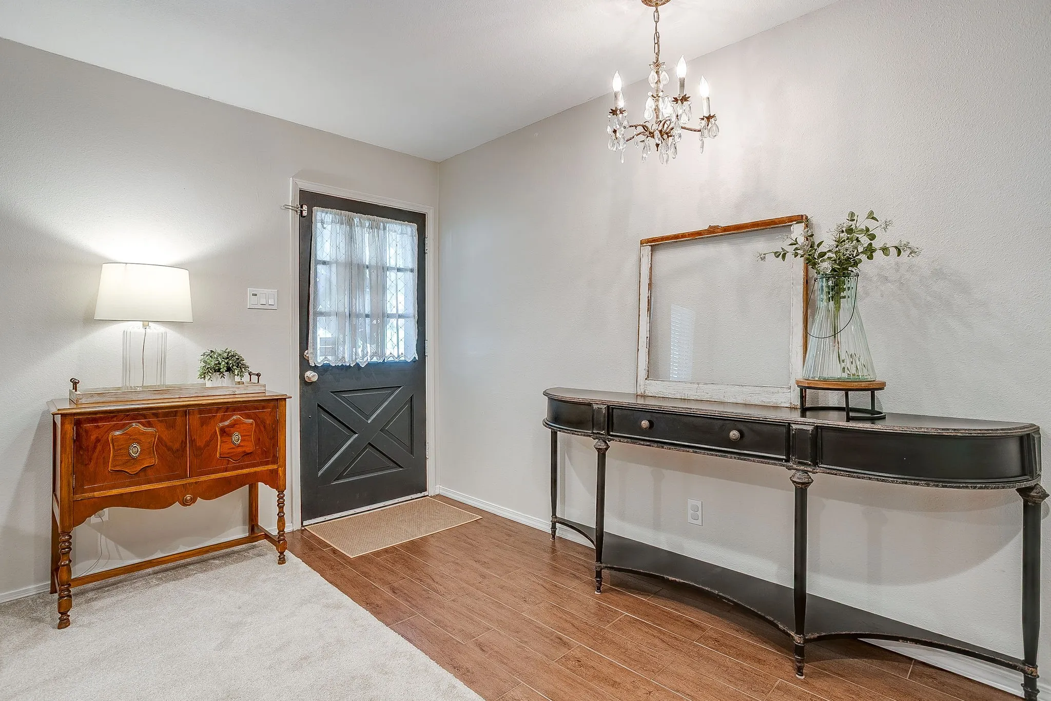 Single Family Residence For Sale in Tarrant County , 2814 Blackwood Drive, Arlington, Texas 76013, 3 Bedroom, 2 Bathroom, 2 Garage spaces, 1,614 Sqft, built in 1964, mls#21348854, Real Estate Agent in Arlington, Homes For Sale in Tarrant county, Homes For Sale in Arlington, Realtor in Arlington Texas, Real Estate Brokerage Independent Realty Texas, Luminita Cordes Realtor