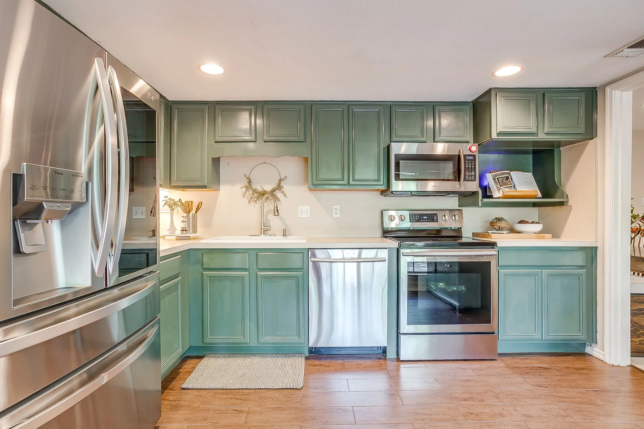 Single Family Residence For Sale in Tarrant County , 2814 Blackwood Drive, Arlington, Texas 76013, 3 Bedroom, 2 Bathroom, 2 Garage spaces, 1,614 Sqft, built in 1964, mls#21348854, Real Estate Agent in Arlington, Homes For Sale in Tarrant county, Homes For Sale in Arlington, Realtor in Arlington Texas, Real Estate Brokerage Independent Realty Texas, Luminita Cordes Realtor