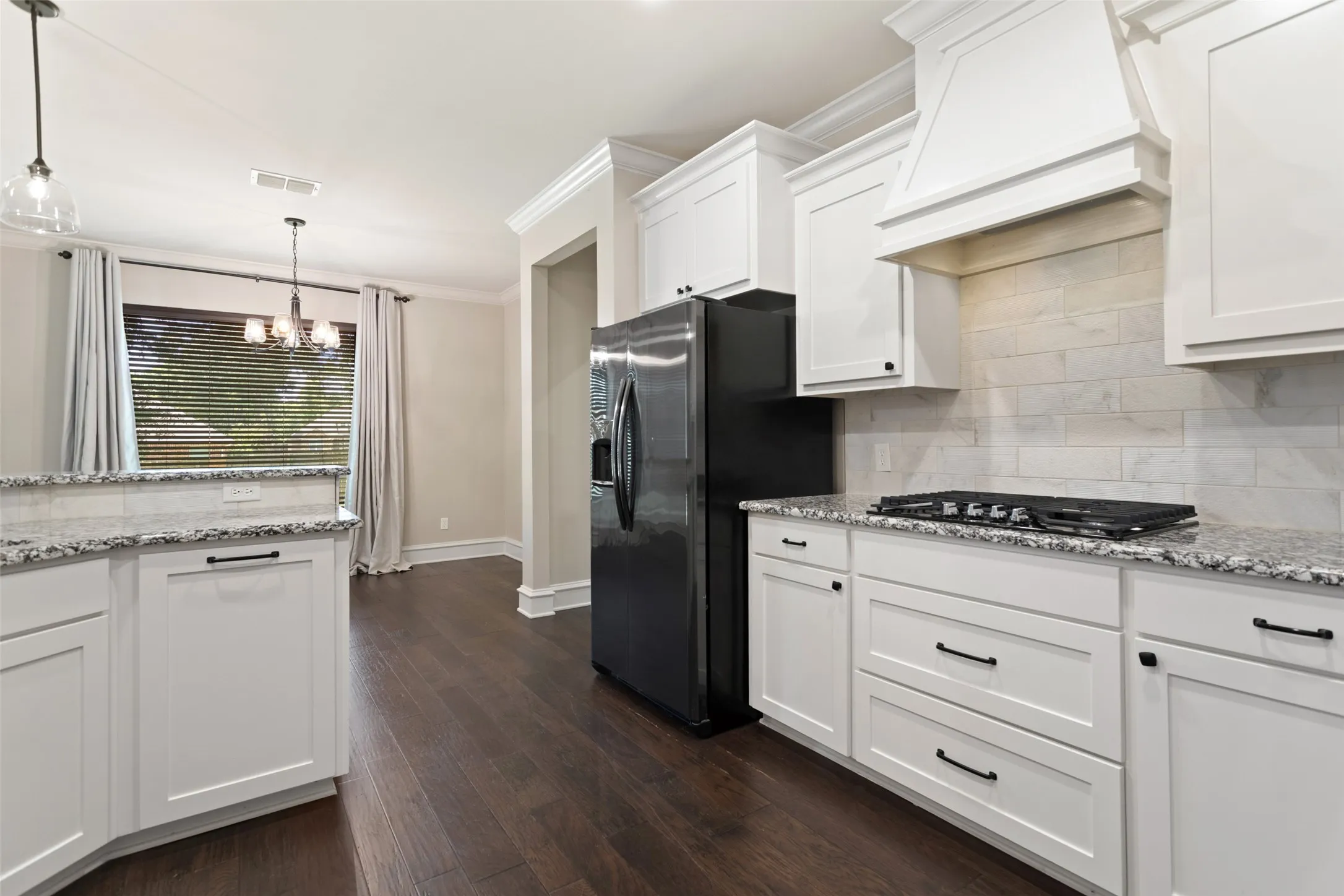 Single Family Residence For Sale in Smith County , 12109 Oak Grove Drive, Tyler, Texas 75706, 4 Bedroom, 3 Bathroom, 2 Garage spaces, 2,137 Sqft, built in 2019, mls#21351210, Real Estate Agent in Tyler, Homes For Sale in Smith county, Homes For Sale in Tyler, Realtor in Tyler Texas, Real Estate Brokerage Independent Realty Texas, Luminita Cordes Realtor