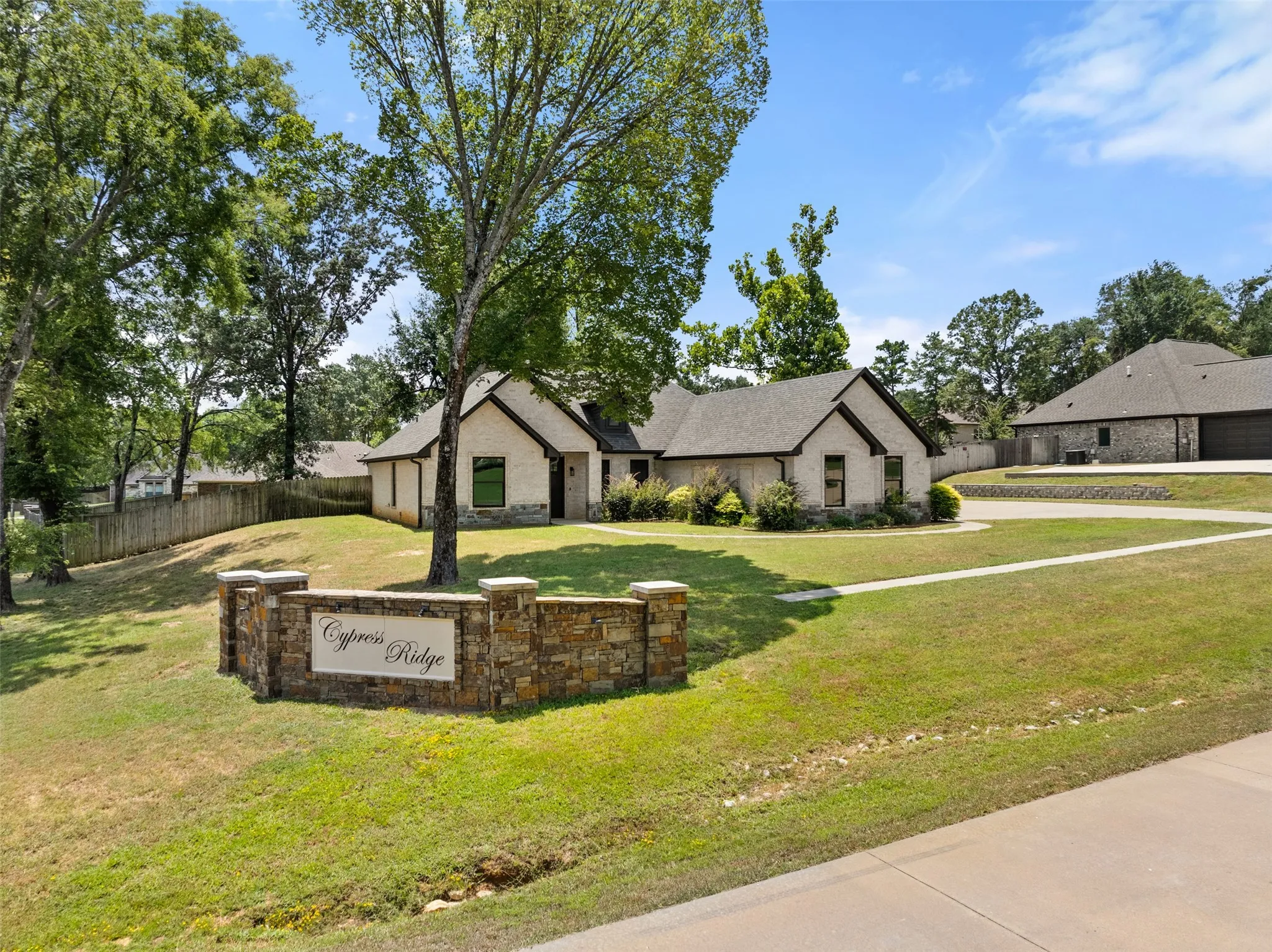 Single Family Residence For Sale in Smith County , 12109 Oak Grove Drive, Tyler, Texas 75706, 4 Bedroom, 3 Bathroom, 2 Garage spaces, 2,137 Sqft, built in 2019, mls#21351210, Real Estate Agent in Tyler, Homes For Sale in Smith county, Homes For Sale in Tyler, Realtor in Tyler Texas, Real Estate Brokerage Independent Realty Texas, Luminita Cordes Realtor