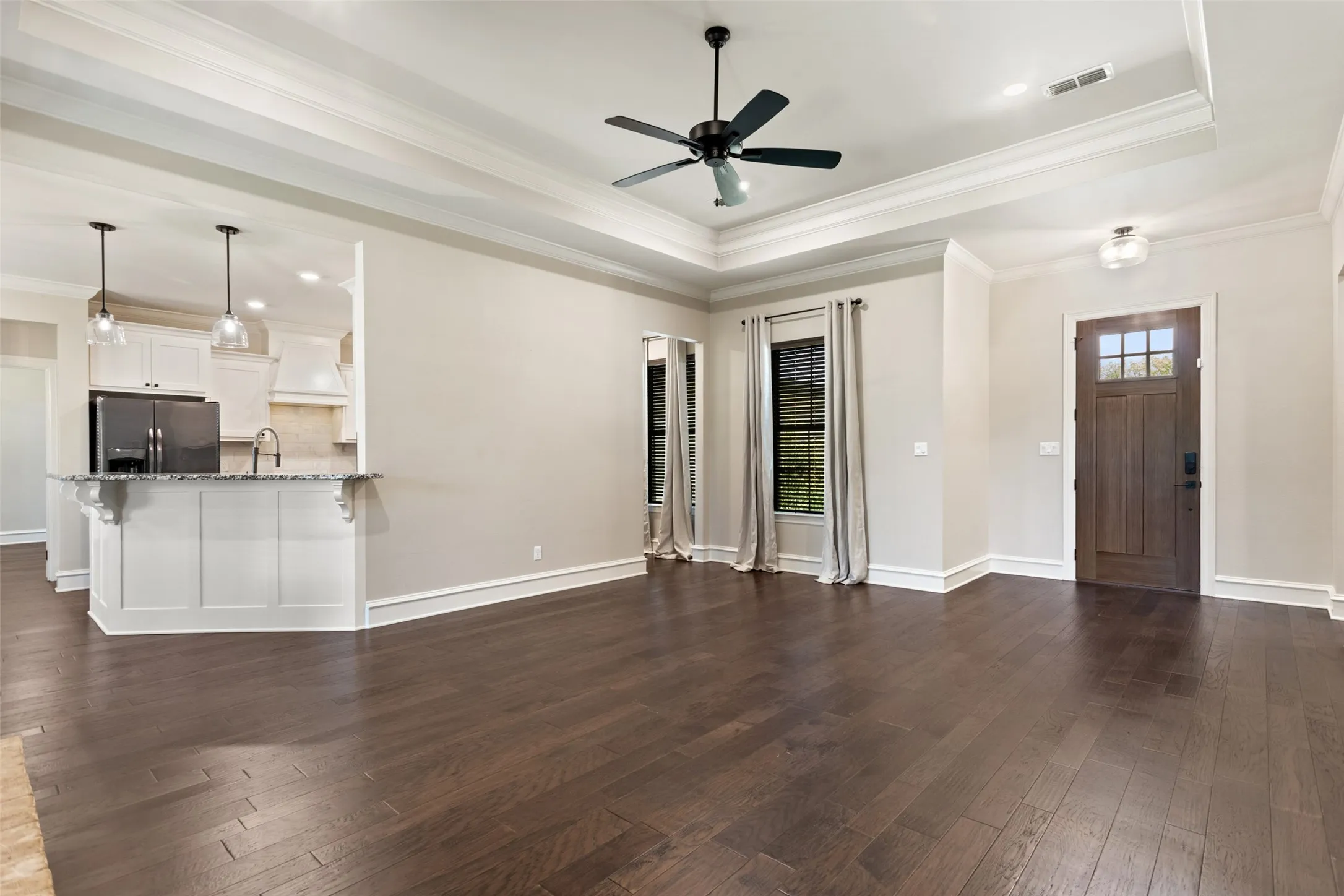 Single Family Residence For Sale in Smith County , 12109 Oak Grove Drive, Tyler, Texas 75706, 4 Bedroom, 3 Bathroom, 2 Garage spaces, 2,137 Sqft, built in 2019, mls#21351210, Real Estate Agent in Tyler, Homes For Sale in Smith county, Homes For Sale in Tyler, Realtor in Tyler Texas, Real Estate Brokerage Independent Realty Texas, Luminita Cordes Realtor