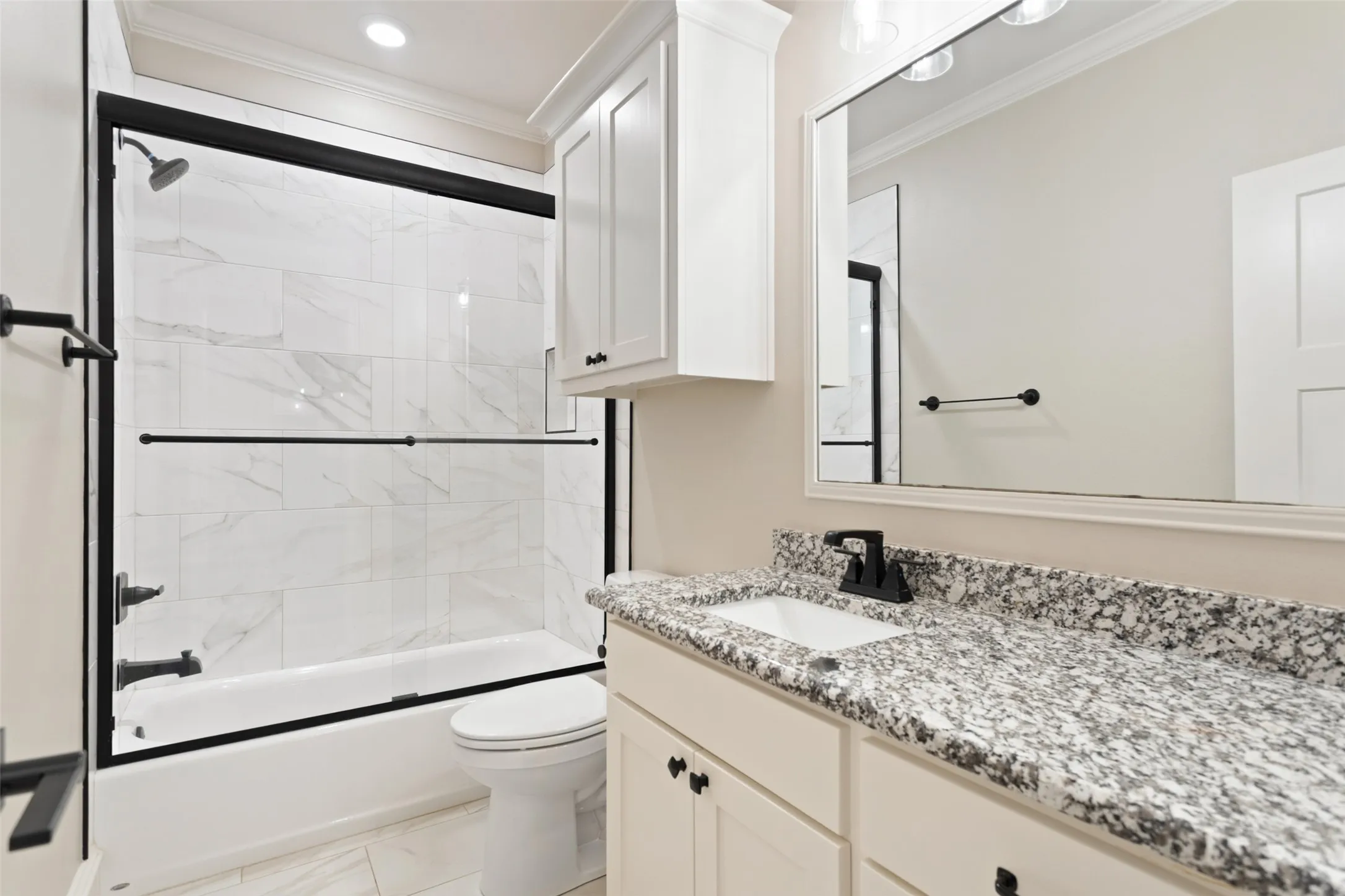 Single Family Residence For Sale in Smith County , 12109 Oak Grove Drive, Tyler, Texas 75706, 4 Bedroom, 3 Bathroom, 2 Garage spaces, 2,137 Sqft, built in 2019, mls#21351210, Real Estate Agent in Tyler, Homes For Sale in Smith county, Homes For Sale in Tyler, Realtor in Tyler Texas, Real Estate Brokerage Independent Realty Texas, Luminita Cordes Realtor