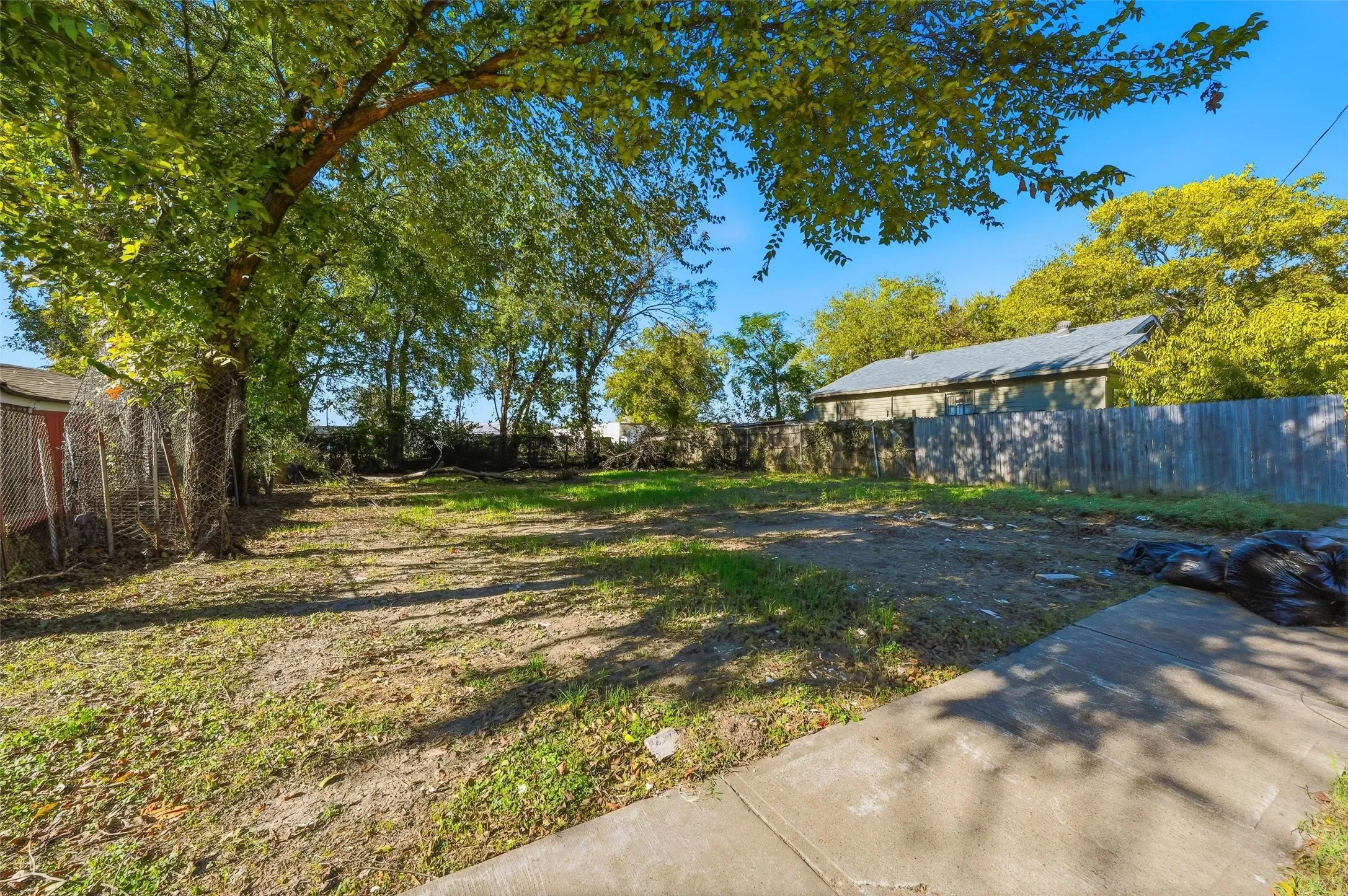 Improved Land For Sale in Dallas County , 2715 Springdale Street, Dallas, Texas 75210, 0, 0, Garage spaces, 0 Sqft, built in 1941, Price $89,900, mls#21351212, Real Estate Agent in Dallas, Homes For Sale in Dallas county, Homes For Sale in Dallas, Realtor in Dallas Texas, Real Estate Brokerage Independent Realty Texas, Luminita Cordes Realtor
