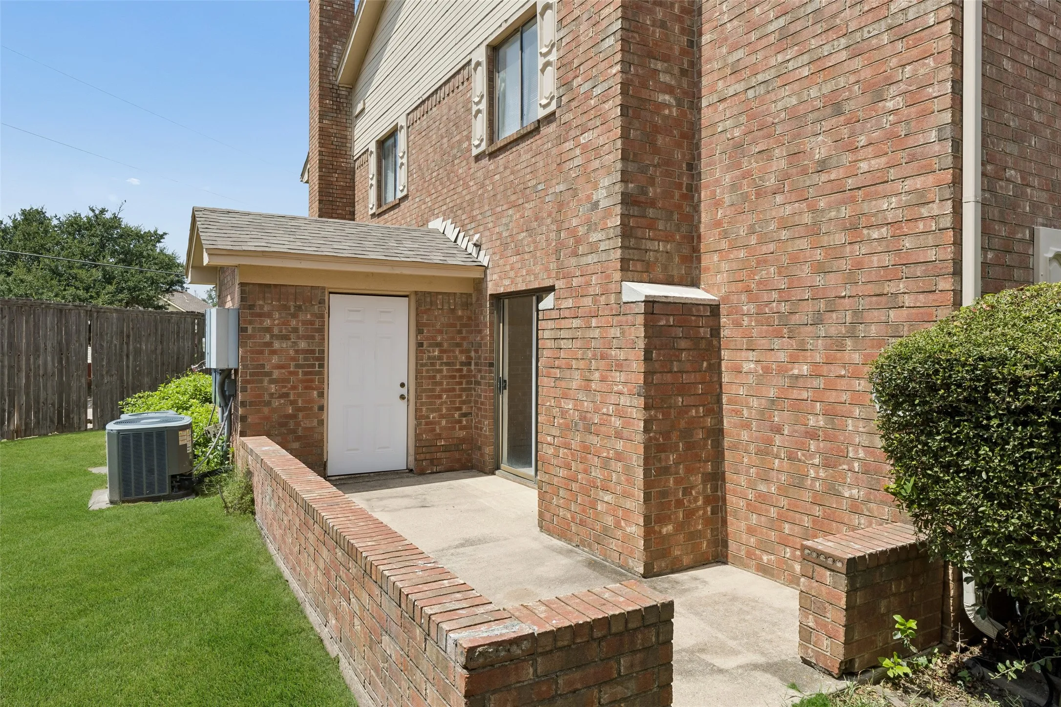 Quadruplex For Sale in Dallas County , 3951 N Garland Avenue 1, Garland, Texas 75040, 10 Bedroom, 8 Bathroom, Garage spaces, 4,089 Sqft, built in 1984, Price $668,000, mls#21349490, Real Estate Agent in Garland, Homes For Sale in Dallas county, Homes For Sale in Garland, Realtor in Garland Texas, Real Estate Brokerage Independent Realty Texas, Luminita Cordes Realtor