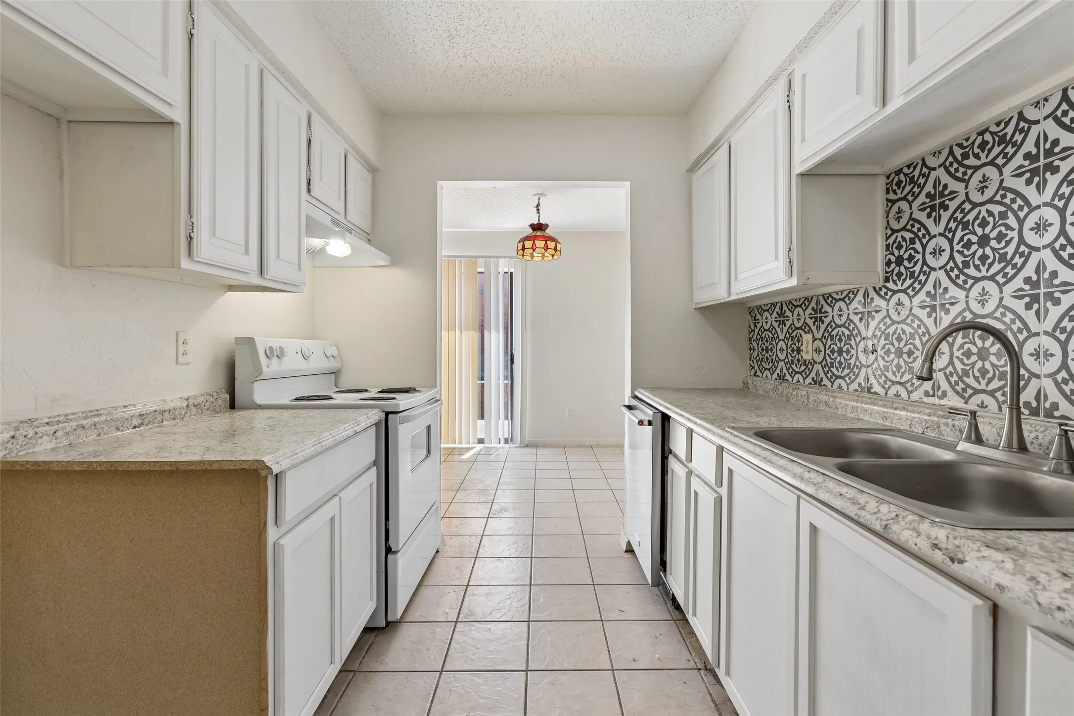 Quadruplex For Sale in Dallas County , 3951 N Garland Avenue 1, Garland, Texas 75040, 10 Bedroom, 8 Bathroom, Garage spaces, 4,089 Sqft, built in 1984, Price $668,000, mls#21349490, Real Estate Agent in Garland, Homes For Sale in Dallas county, Homes For Sale in Garland, Realtor in Garland Texas, Real Estate Brokerage Independent Realty Texas, Luminita Cordes Realtor