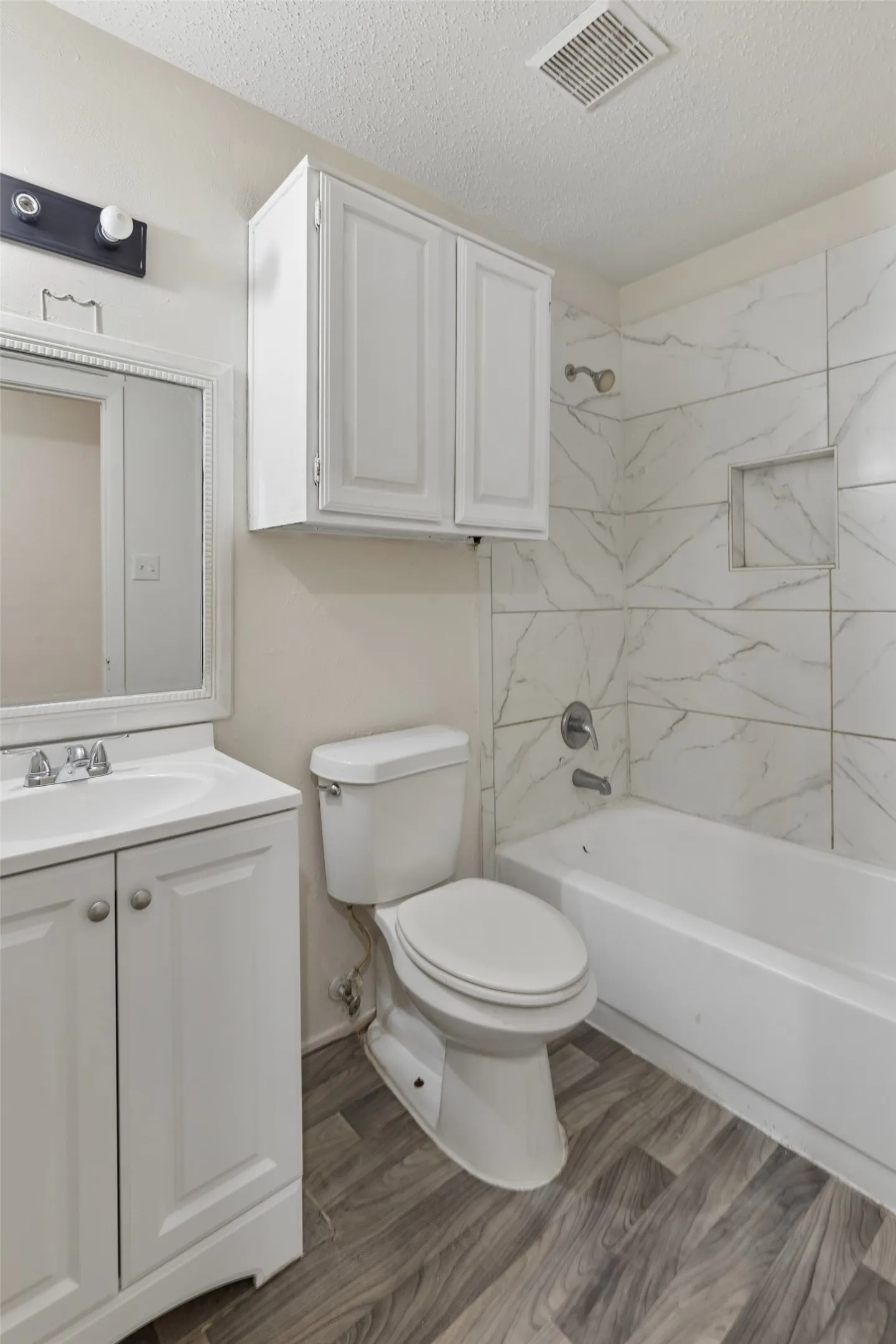 Quadruplex For Sale in Dallas County , 3951 N Garland Avenue 1, Garland, Texas 75040, 10 Bedroom, 8 Bathroom, Garage spaces, 4,089 Sqft, built in 1984, Price $668,000, mls#21349490, Real Estate Agent in Garland, Homes For Sale in Dallas county, Homes For Sale in Garland, Realtor in Garland Texas, Real Estate Brokerage Independent Realty Texas, Luminita Cordes Realtor