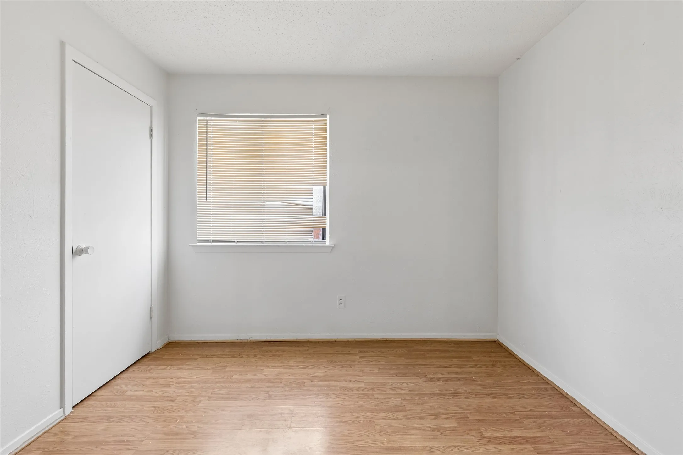 Quadruplex For Sale in Dallas County , 3951 N Garland Avenue 1, Garland, Texas 75040, 10 Bedroom, 8 Bathroom, Garage spaces, 4,089 Sqft, built in 1984, Price $668,000, mls#21349490, Real Estate Agent in Garland, Homes For Sale in Dallas county, Homes For Sale in Garland, Realtor in Garland Texas, Real Estate Brokerage Independent Realty Texas, Luminita Cordes Realtor