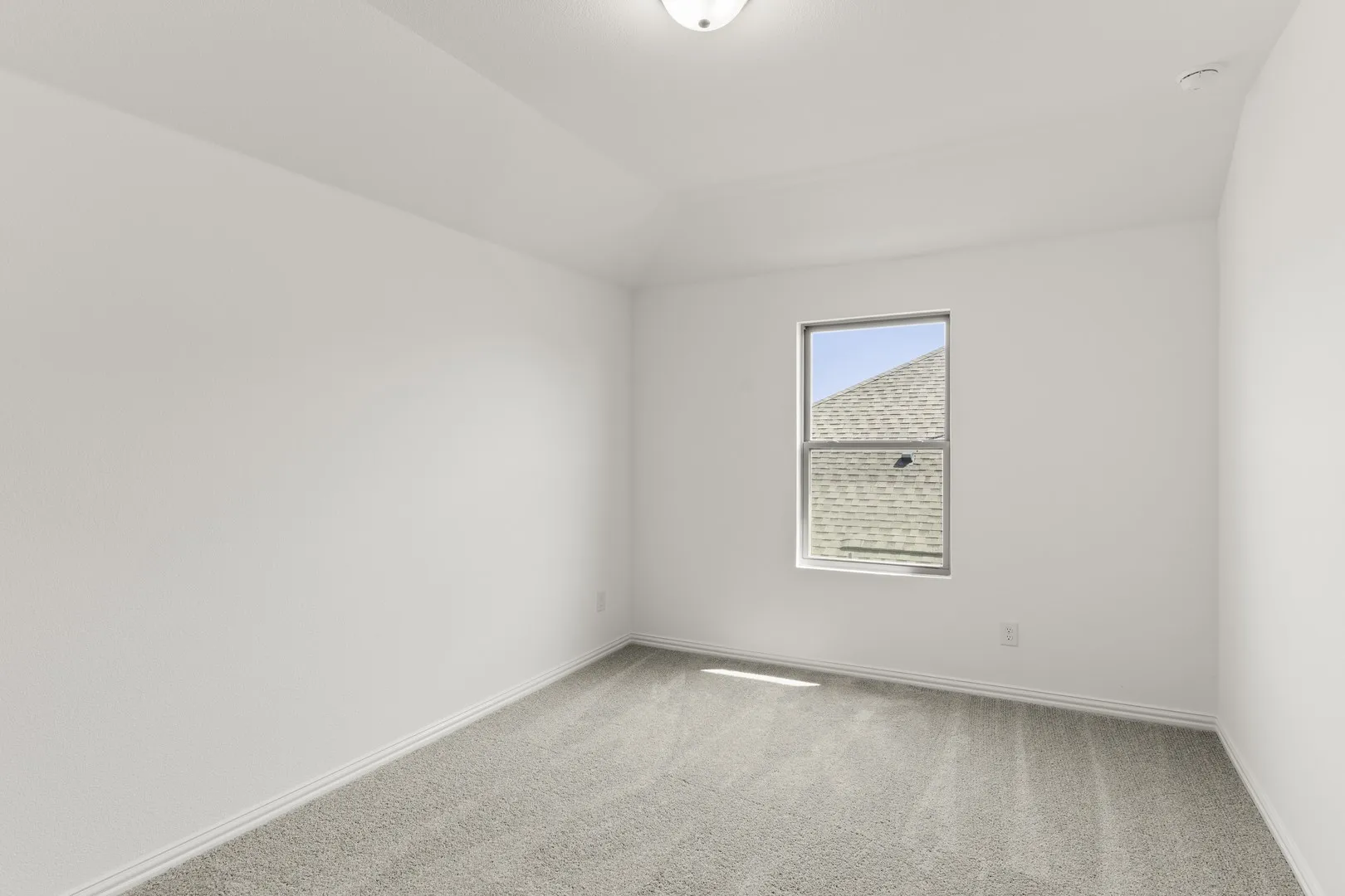 24. 761 Waterhouse Lake - Bed 4