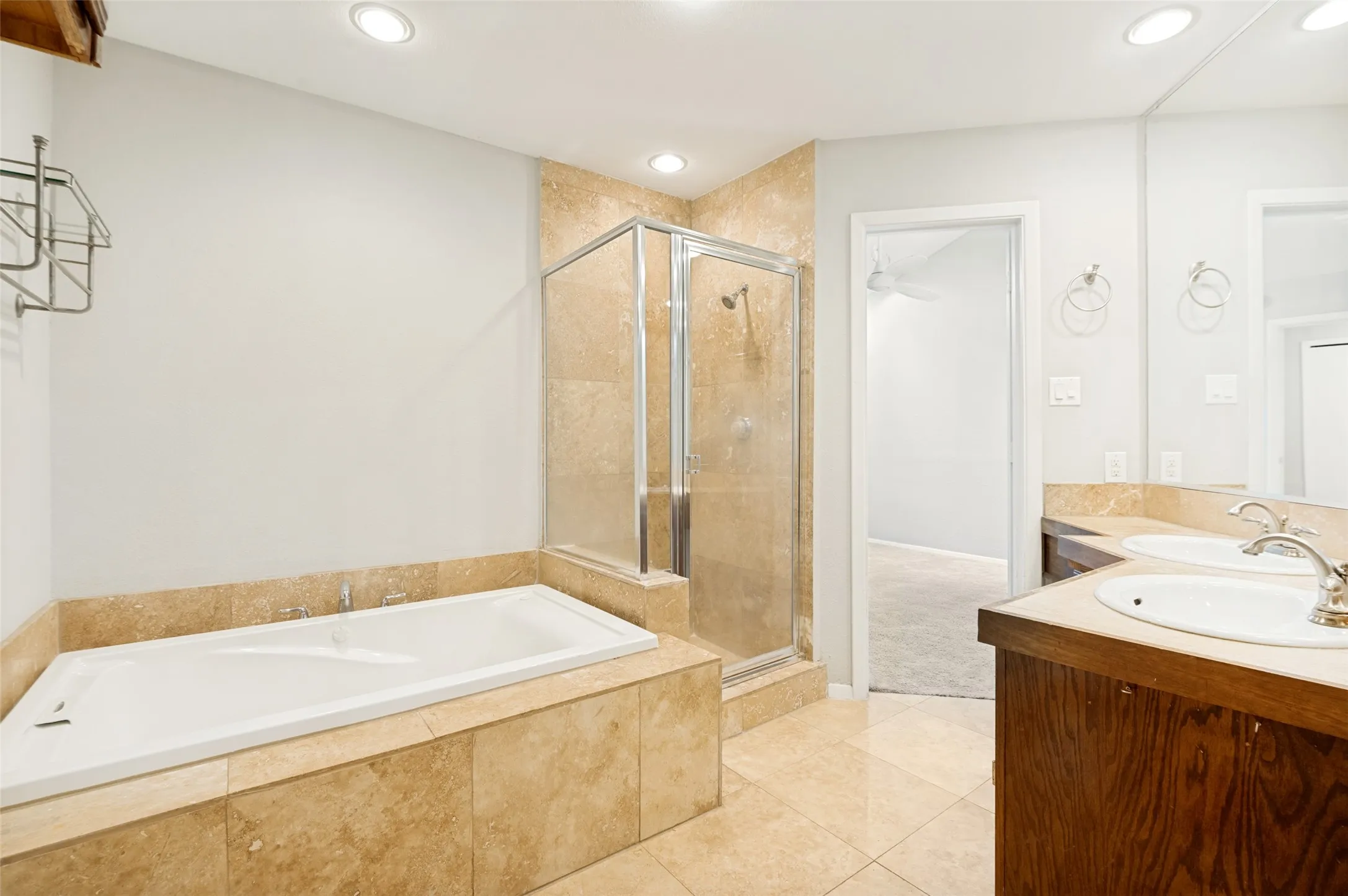 Condominium For Sale in Dallas County , 4203 Holland Avenue 10, Dallas, Texas 75219, 2 Bedroom, 3 Bathroom, 2 Garage spaces, 1,131 Sqft, built in 1985, mls#21350247, Real Estate Agent in Dallas, Homes For Sale in Dallas county, Homes For Sale in Dallas, Realtor in Dallas Texas, Real Estate Brokerage Independent Realty Texas, Luminita Cordes Realtor