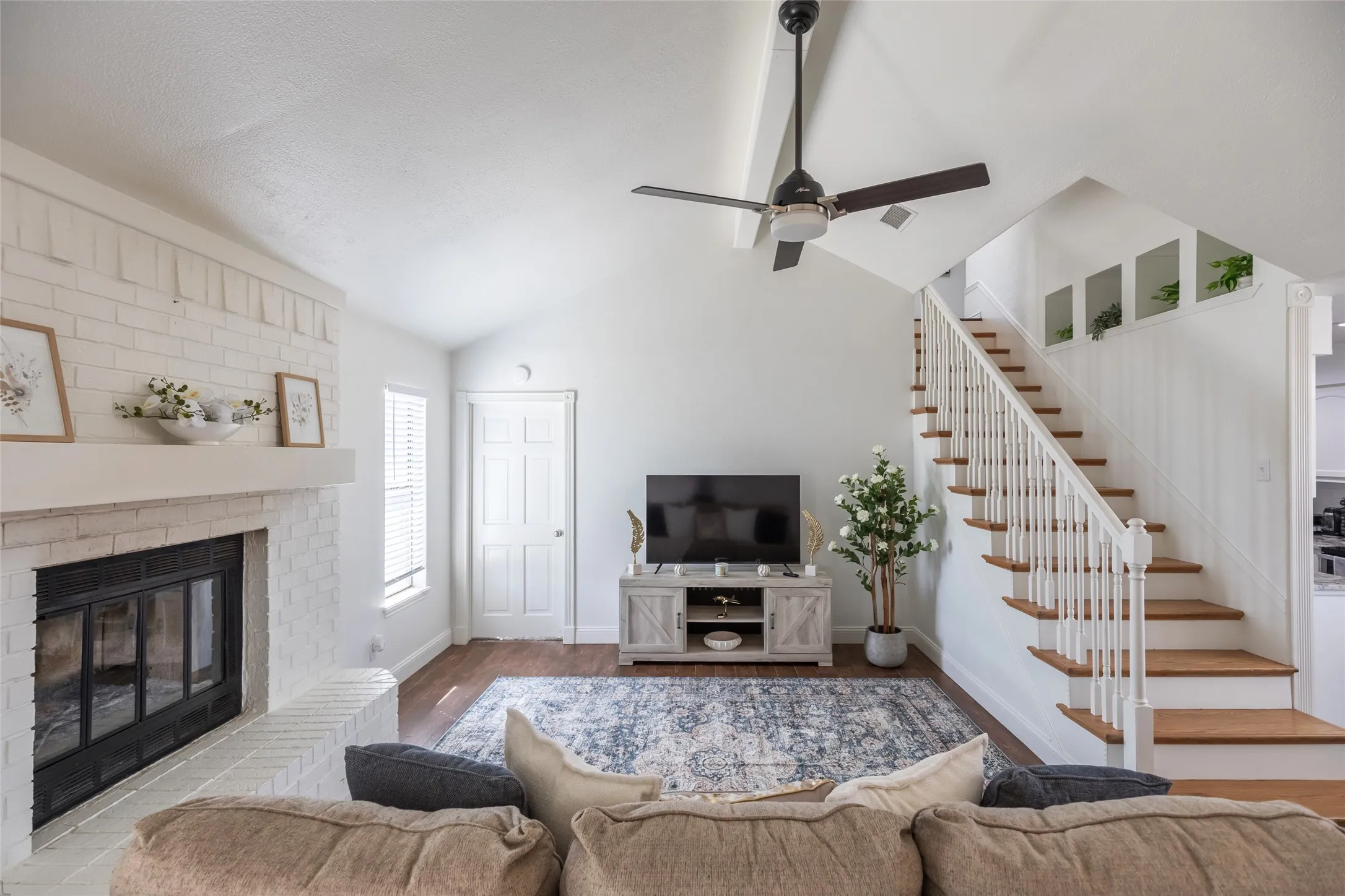 Single Family Residence For Rent in Taylor County , 8073 Bonnie Circle, Abilene, Texas 79606, 5 Bedroom, 3 Bathroom, 2 Garage spaces, 2,085 Sqft, built in 1987, mls#21348737, Real Estate Agent in Abilene, Homes For Rent in Taylor county, Homes For Rent in Abilene, Realtor in Abilene Texas, Real Estate Brokerage Independent Realty Texas, Luminita Cordes Realtor