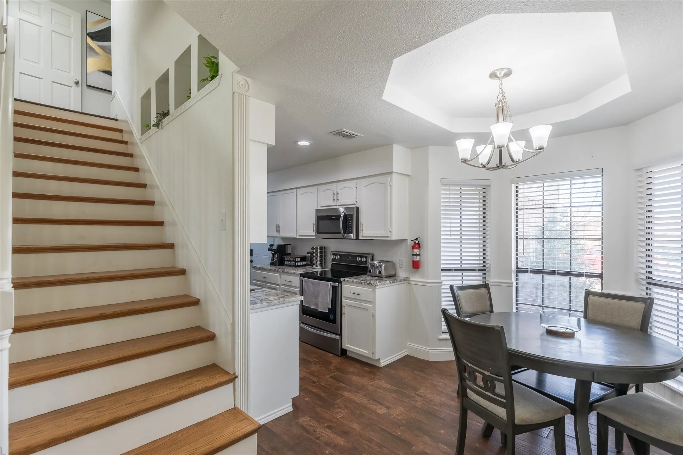 Single Family Residence For Rent in Taylor County , 8073 Bonnie Circle, Abilene, Texas 79606, 5 Bedroom, 3 Bathroom, 2 Garage spaces, 2,085 Sqft, built in 1987, mls#21348737, Real Estate Agent in Abilene, Homes For Rent in Taylor county, Homes For Rent in Abilene, Realtor in Abilene Texas, Real Estate Brokerage Independent Realty Texas, Luminita Cordes Realtor