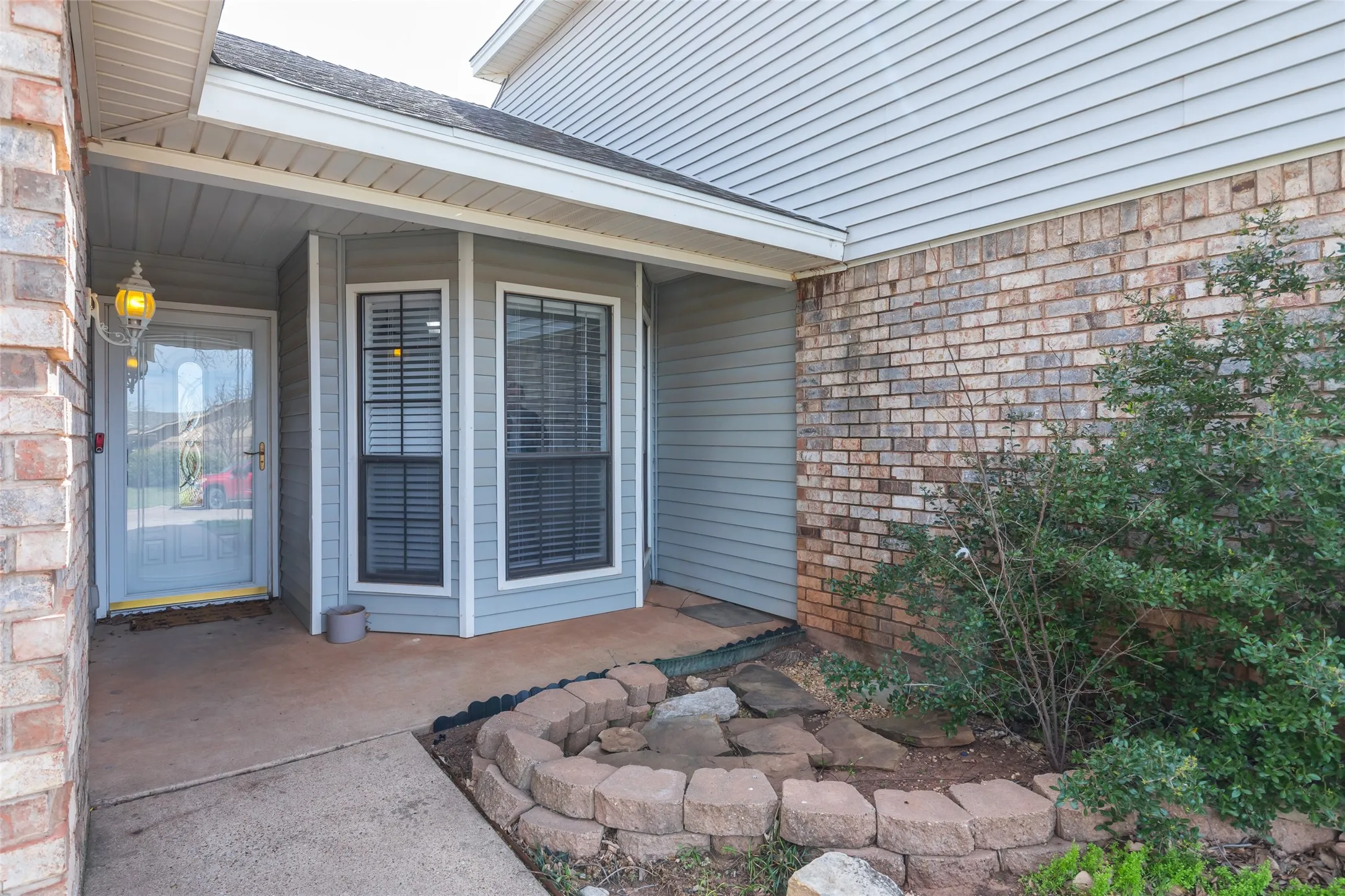 Single Family Residence For Rent in Taylor County , 8073 Bonnie Circle, Abilene, Texas 79606, 5 Bedroom, 3 Bathroom, 2 Garage spaces, 2,085 Sqft, built in 1987, mls#21348737, Real Estate Agent in Abilene, Homes For Rent in Taylor county, Homes For Rent in Abilene, Realtor in Abilene Texas, Real Estate Brokerage Independent Realty Texas, Luminita Cordes Realtor