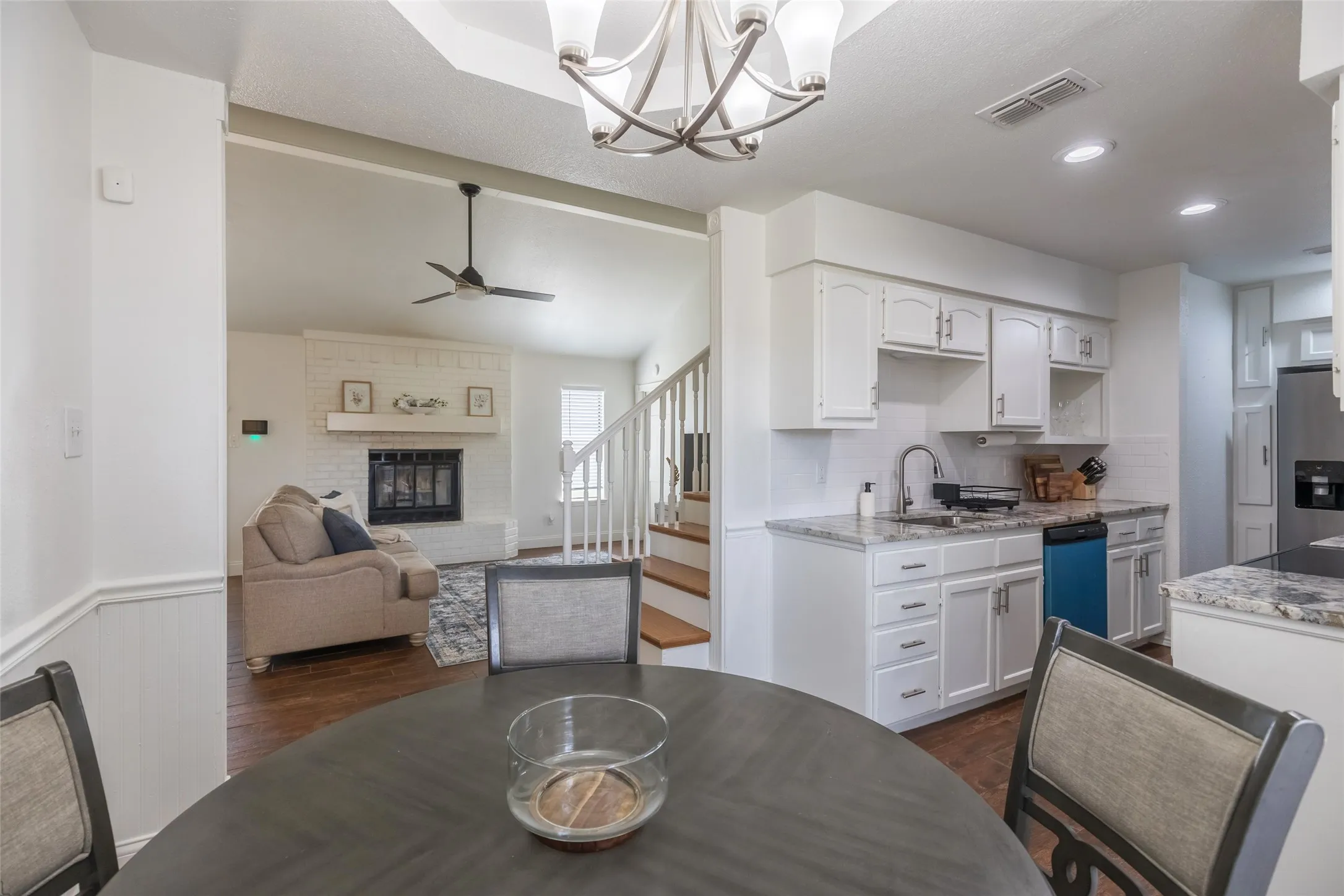 Single Family Residence For Rent in Taylor County , 8073 Bonnie Circle, Abilene, Texas 79606, 5 Bedroom, 3 Bathroom, 2 Garage spaces, 2,085 Sqft, built in 1987, mls#21348737, Real Estate Agent in Abilene, Homes For Rent in Taylor county, Homes For Rent in Abilene, Realtor in Abilene Texas, Real Estate Brokerage Independent Realty Texas, Luminita Cordes Realtor