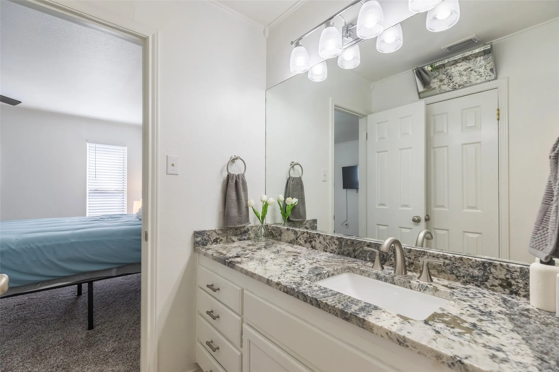 Single Family Residence For Rent in Taylor County , 8073 Bonnie Circle, Abilene, Texas 79606, 5 Bedroom, 3 Bathroom, 2 Garage spaces, 2,085 Sqft, built in 1987, mls#21348737, Real Estate Agent in Abilene, Homes For Rent in Taylor county, Homes For Rent in Abilene, Realtor in Abilene Texas, Real Estate Brokerage Independent Realty Texas, Luminita Cordes Realtor