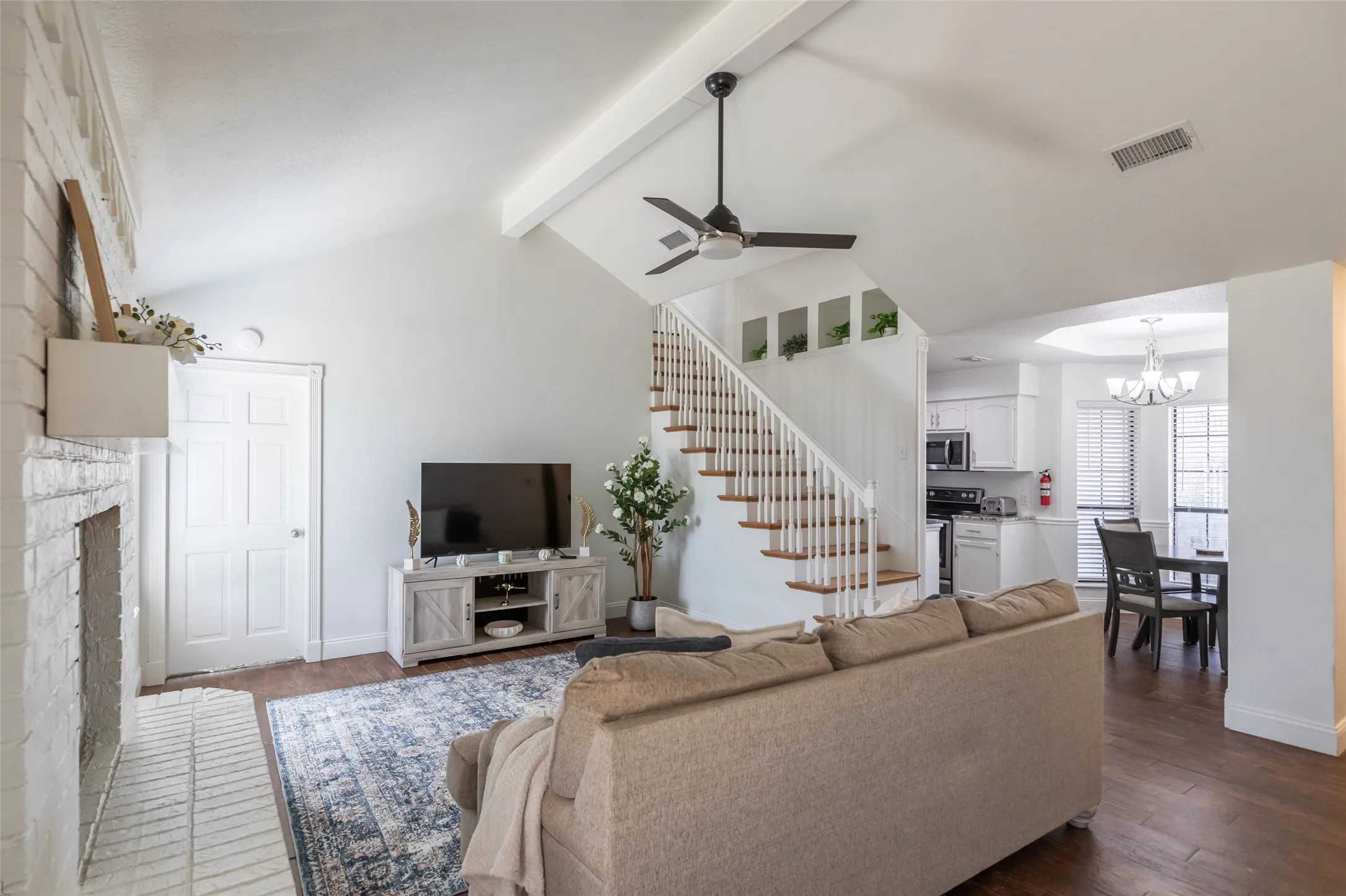 Single Family Residence For Rent in Taylor County , 8073 Bonnie Circle, Abilene, Texas 79606, 5 Bedroom, 3 Bathroom, 2 Garage spaces, 2,085 Sqft, built in 1987, mls#21348737, Real Estate Agent in Abilene, Homes For Rent in Taylor county, Homes For Rent in Abilene, Realtor in Abilene Texas, Real Estate Brokerage Independent Realty Texas, Luminita Cordes Realtor