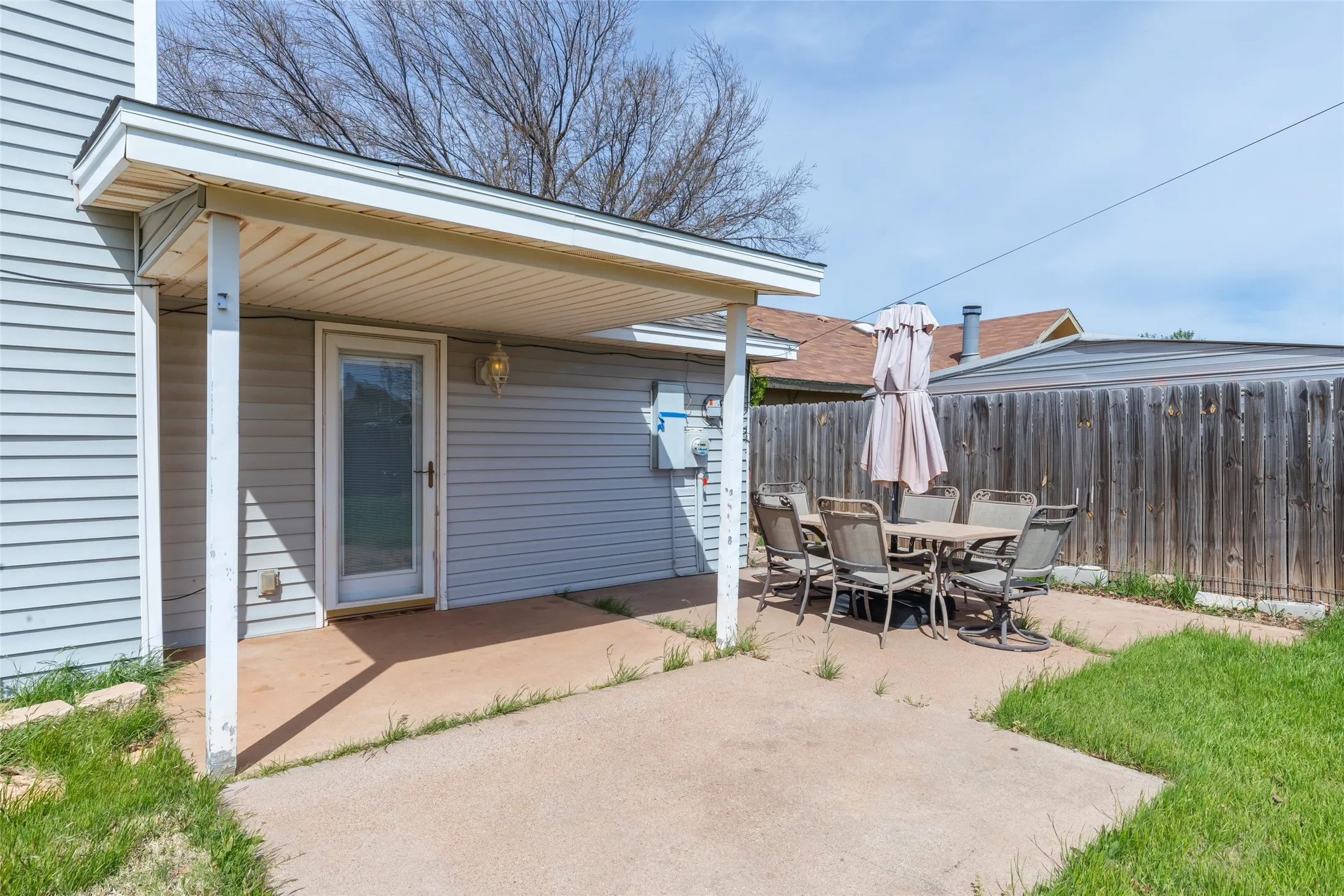 Single Family Residence For Rent in Taylor County , 8073 Bonnie Circle, Abilene, Texas 79606, 5 Bedroom, 3 Bathroom, 2 Garage spaces, 2,085 Sqft, built in 1987, mls#21348737, Real Estate Agent in Abilene, Homes For Rent in Taylor county, Homes For Rent in Abilene, Realtor in Abilene Texas, Real Estate Brokerage Independent Realty Texas, Luminita Cordes Realtor