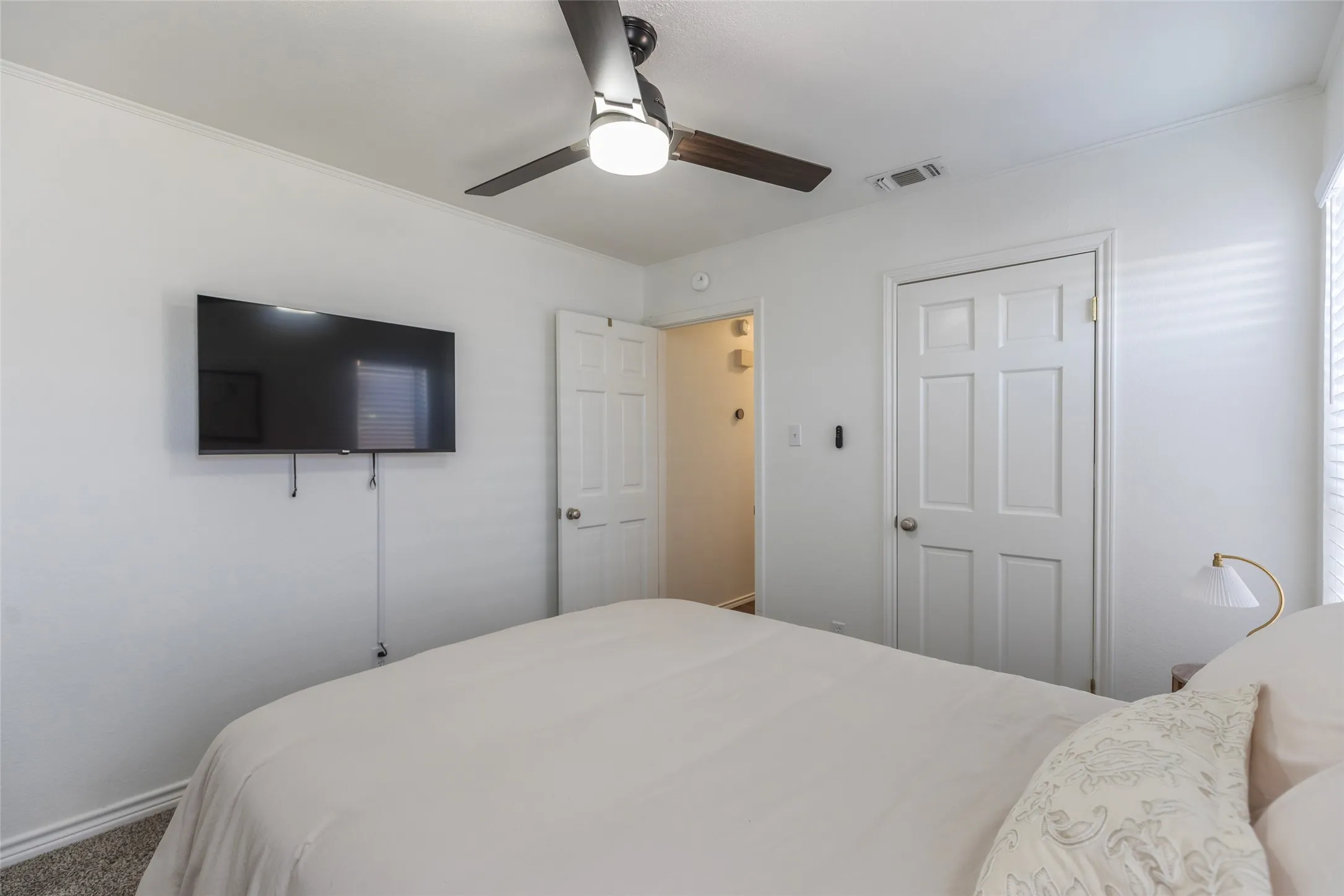 Single Family Residence For Rent in Taylor County , 8073 Bonnie Circle, Abilene, Texas 79606, 5 Bedroom, 3 Bathroom, 2 Garage spaces, 2,085 Sqft, built in 1987, mls#21348737, Real Estate Agent in Abilene, Homes For Rent in Taylor county, Homes For Rent in Abilene, Realtor in Abilene Texas, Real Estate Brokerage Independent Realty Texas, Luminita Cordes Realtor