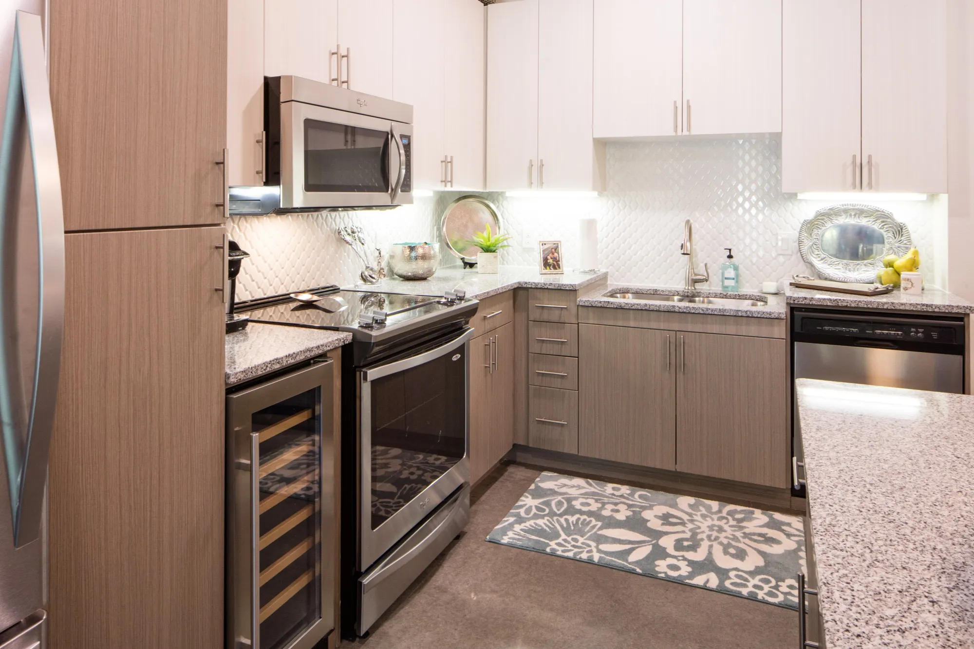 Apartment For Rent in Dallas County , 7518 Eastern Avenue 302, Dallas, Texas 75209, 1 Bedroom, 1 Bathroom, 4 Garage spaces, 722 Sqft, built in 2015, mls#21351214, Real Estate Agent in Dallas, Homes For Rent in Dallas county, Homes For Rent in Dallas, Realtor in Dallas Texas, Real Estate Brokerage Independent Realty Texas, Luminita Cordes Realtor