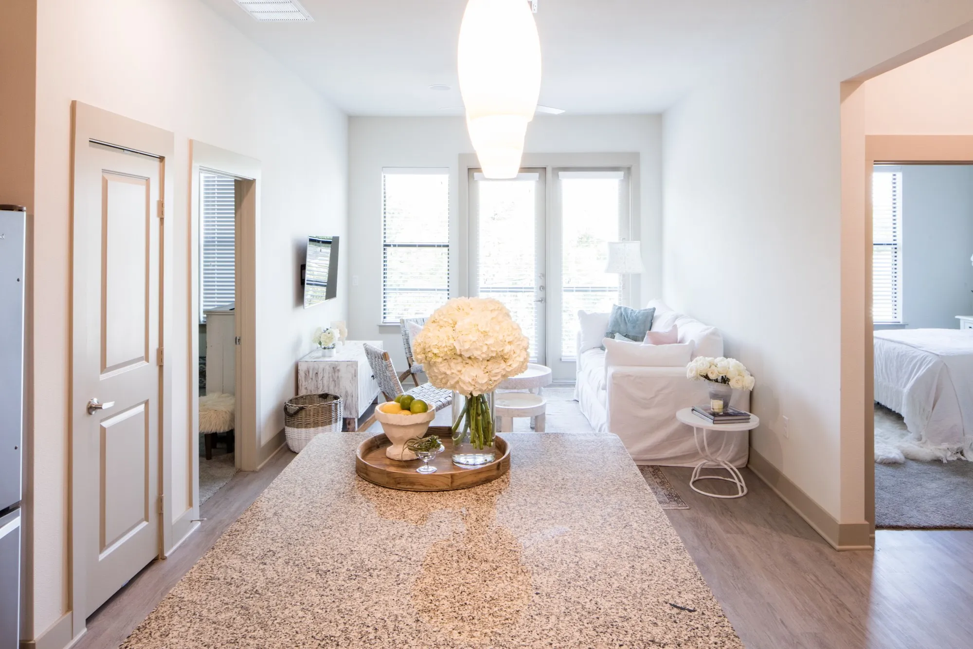 Apartment For Rent in Dallas County , 7518 Eastern Avenue 302, Dallas, Texas 75209, 1 Bedroom, 1 Bathroom, 4 Garage spaces, 722 Sqft, built in 2015, mls#21351214, Real Estate Agent in Dallas, Homes For Rent in Dallas county, Homes For Rent in Dallas, Realtor in Dallas Texas, Real Estate Brokerage Independent Realty Texas, Luminita Cordes Realtor