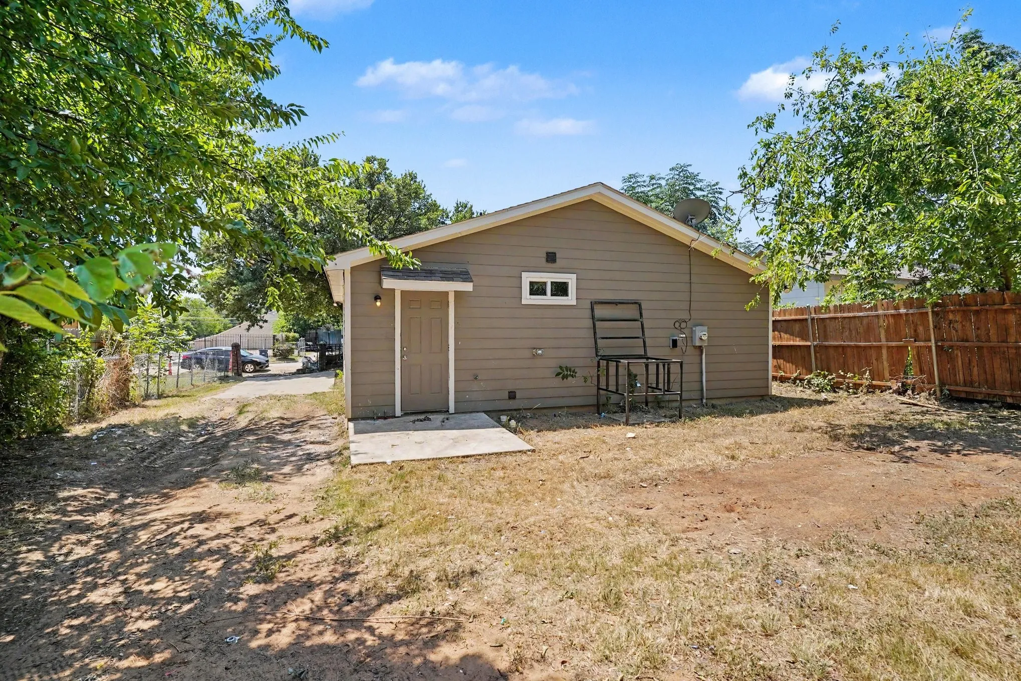 Single Family Residence For Sale in Tarrant County , 1255 E Davis Avenue, Fort Worth, Texas 76104, 3 Bedroom, 1 Bathroom, Garage spaces, 1,027 Sqft, built in 2019, mls#21351215, Real Estate Agent in Fort Worth, Homes For Sale in Tarrant county, Homes For Sale in Fort Worth, Realtor in Fort Worth Texas, Real Estate Brokerage Independent Realty Texas, Luminita Cordes Realtor