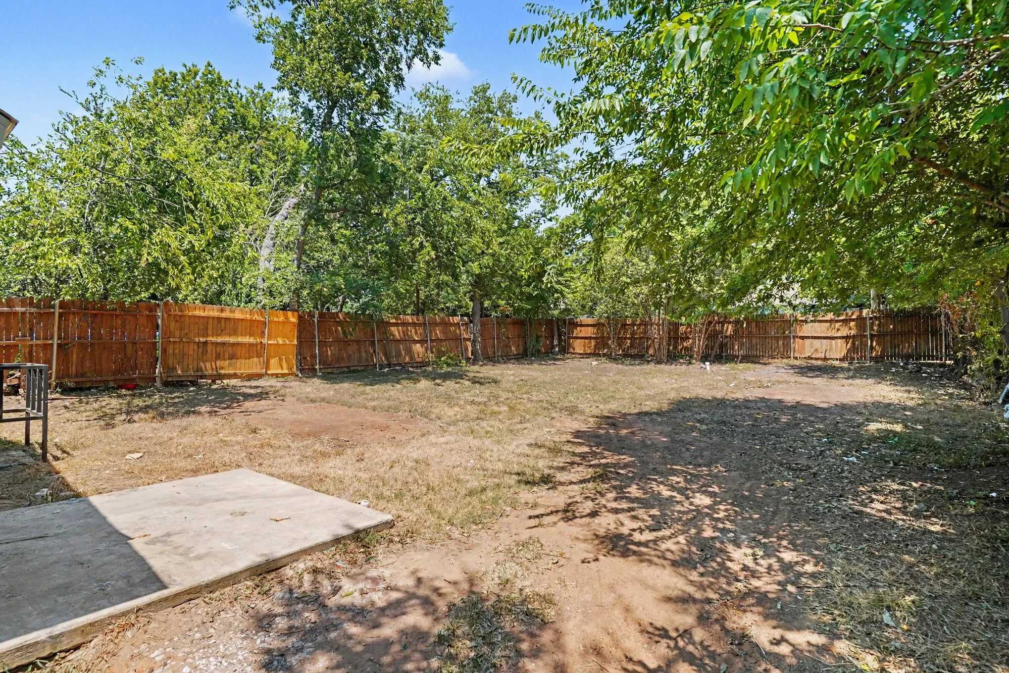 Single Family Residence For Sale in Tarrant County , 1255 E Davis Avenue, Fort Worth, Texas 76104, 3 Bedroom, 1 Bathroom, Garage spaces, 1,027 Sqft, built in 2019, mls#21351215, Real Estate Agent in Fort Worth, Homes For Sale in Tarrant county, Homes For Sale in Fort Worth, Realtor in Fort Worth Texas, Real Estate Brokerage Independent Realty Texas, Luminita Cordes Realtor