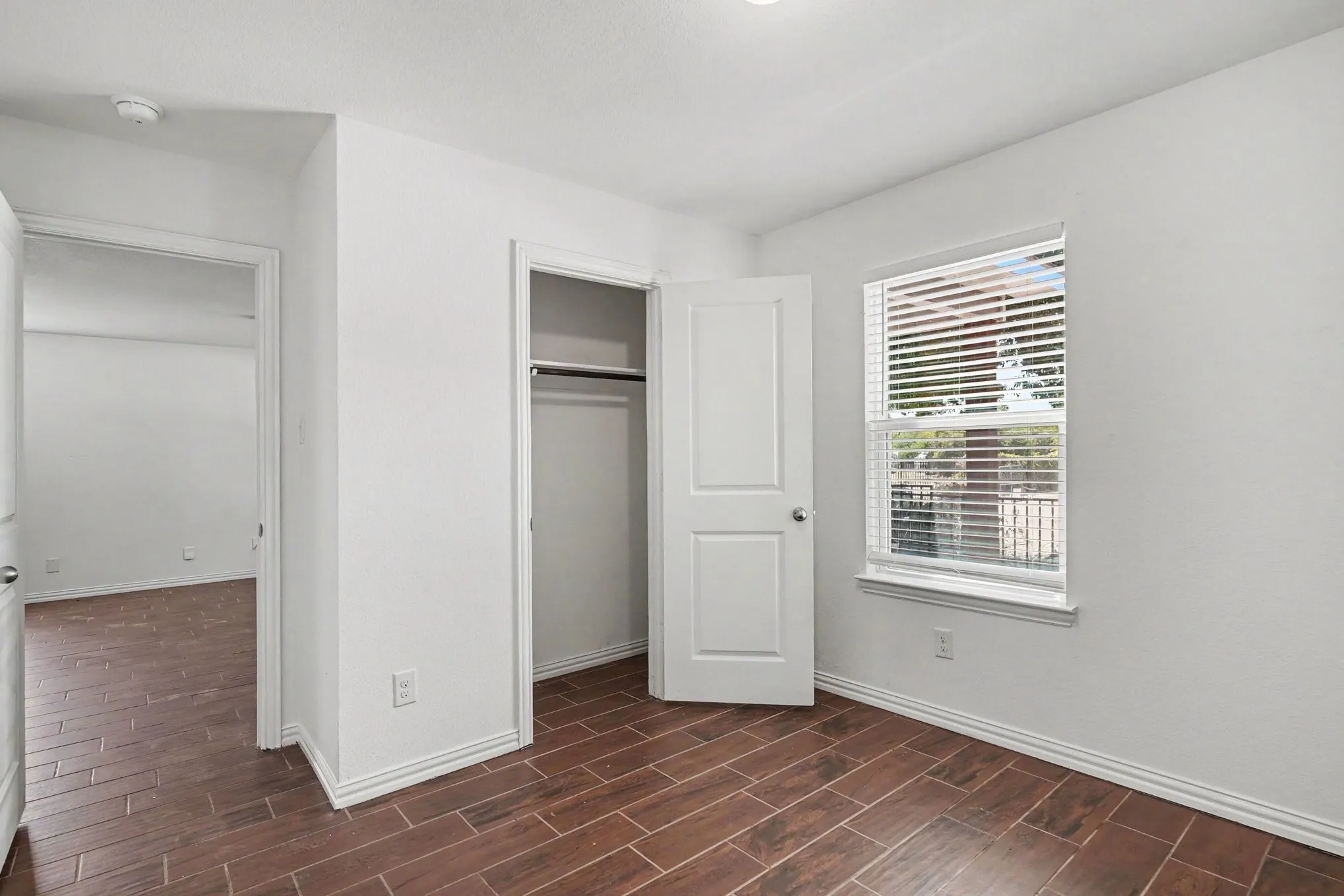 Single Family Residence For Sale in Tarrant County , 1255 E Davis Avenue, Fort Worth, Texas 76104, 3 Bedroom, 1 Bathroom, Garage spaces, 1,027 Sqft, built in 2019, mls#21351215, Real Estate Agent in Fort Worth, Homes For Sale in Tarrant county, Homes For Sale in Fort Worth, Realtor in Fort Worth Texas, Real Estate Brokerage Independent Realty Texas, Luminita Cordes Realtor