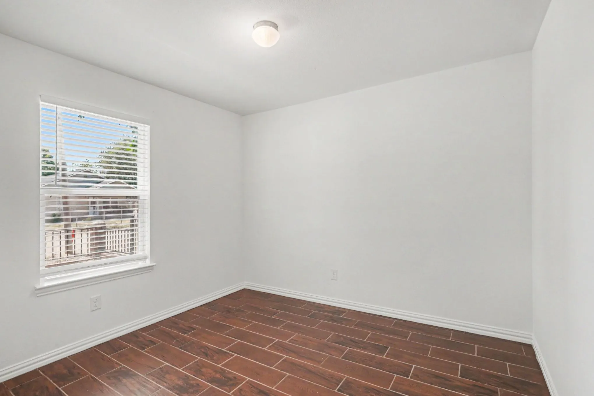 Single Family Residence For Sale in Tarrant County , 1255 E Davis Avenue, Fort Worth, Texas 76104, 3 Bedroom, 1 Bathroom, Garage spaces, 1,027 Sqft, built in 2019, mls#21351215, Real Estate Agent in Fort Worth, Homes For Sale in Tarrant county, Homes For Sale in Fort Worth, Realtor in Fort Worth Texas, Real Estate Brokerage Independent Realty Texas, Luminita Cordes Realtor